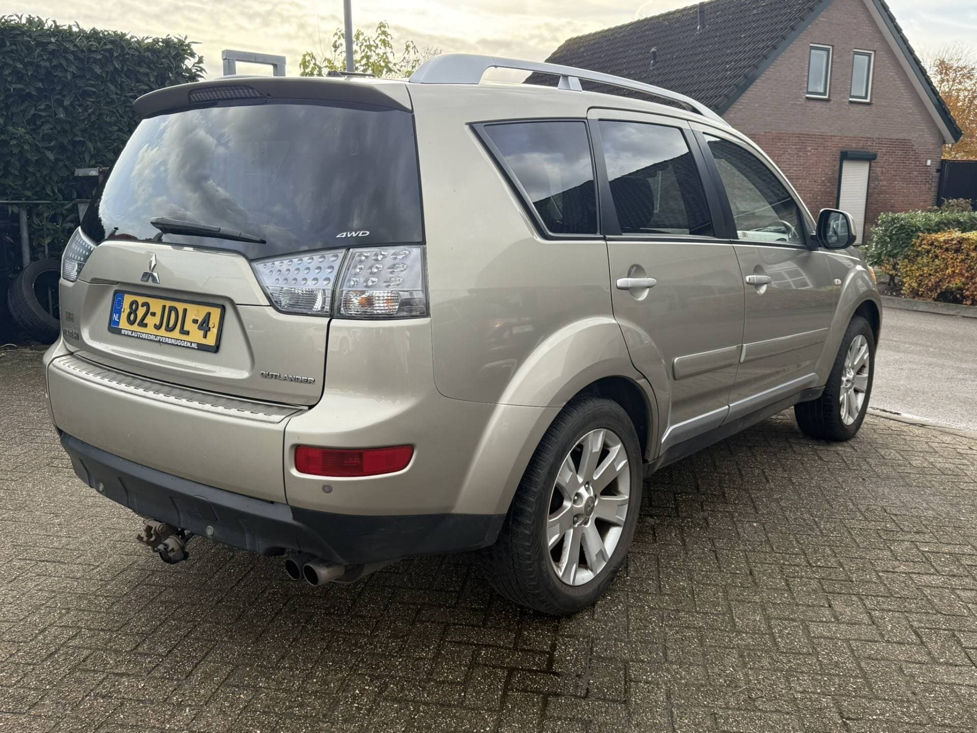 Mitsubishi Outlander thumbnail 7