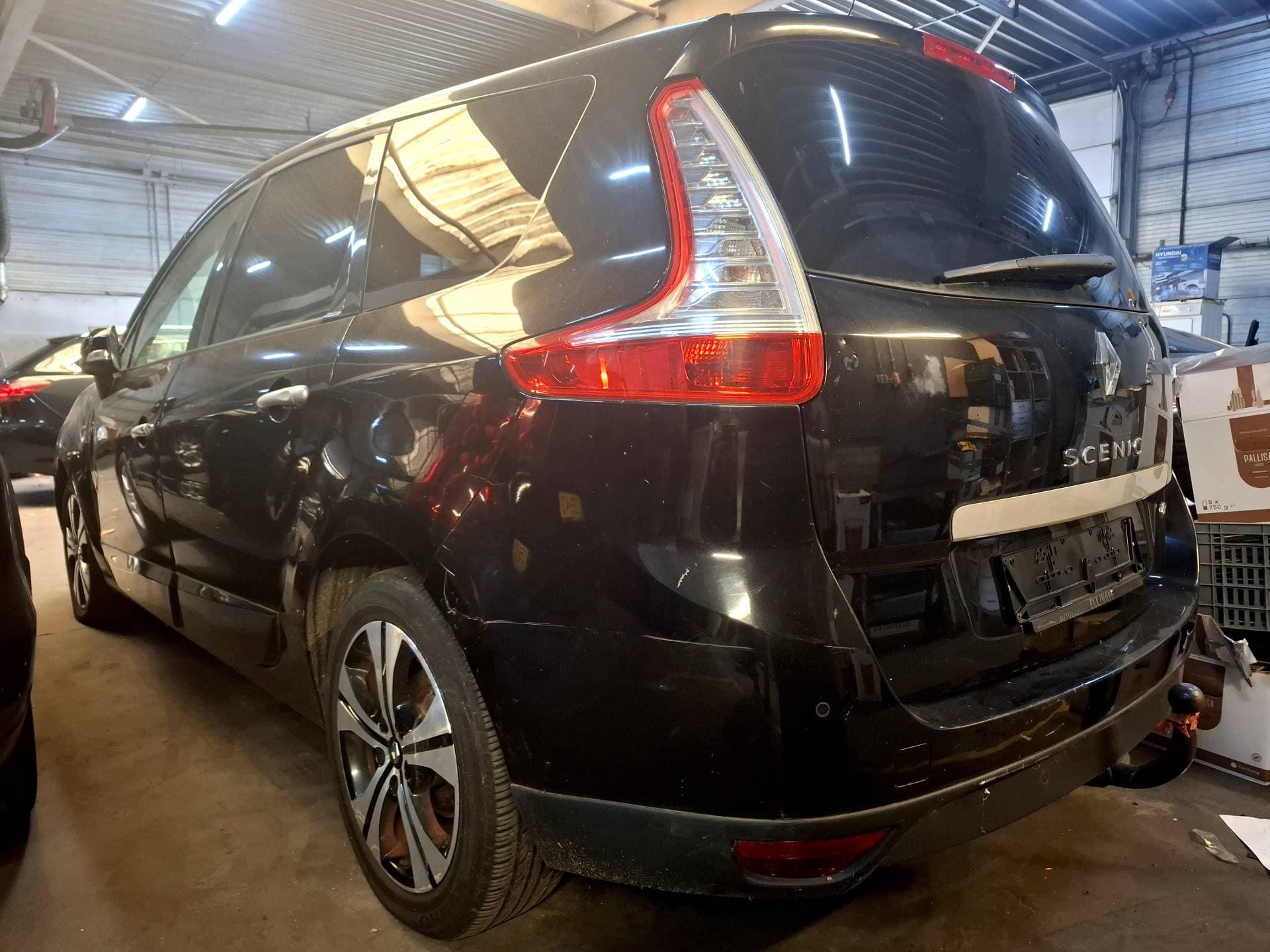 Renault Scénic thumbnail 2