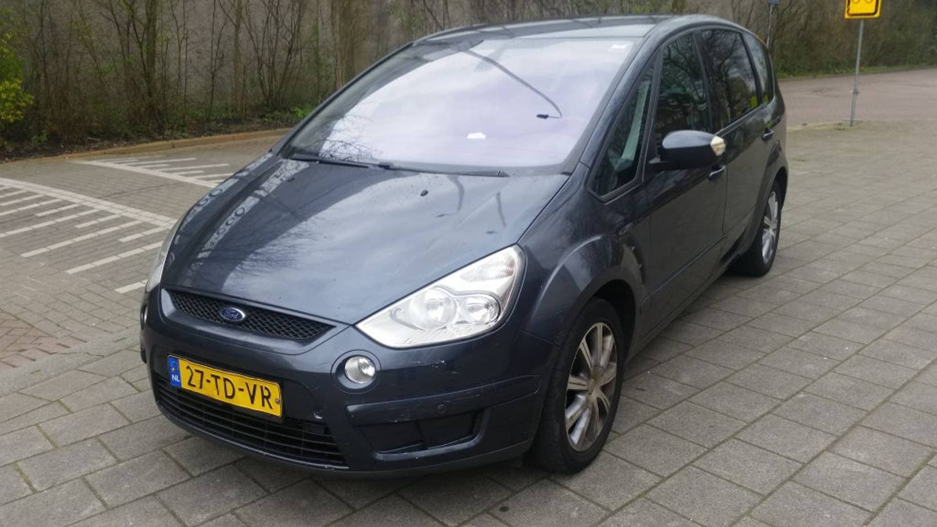Ford S-Max thumbnail 2