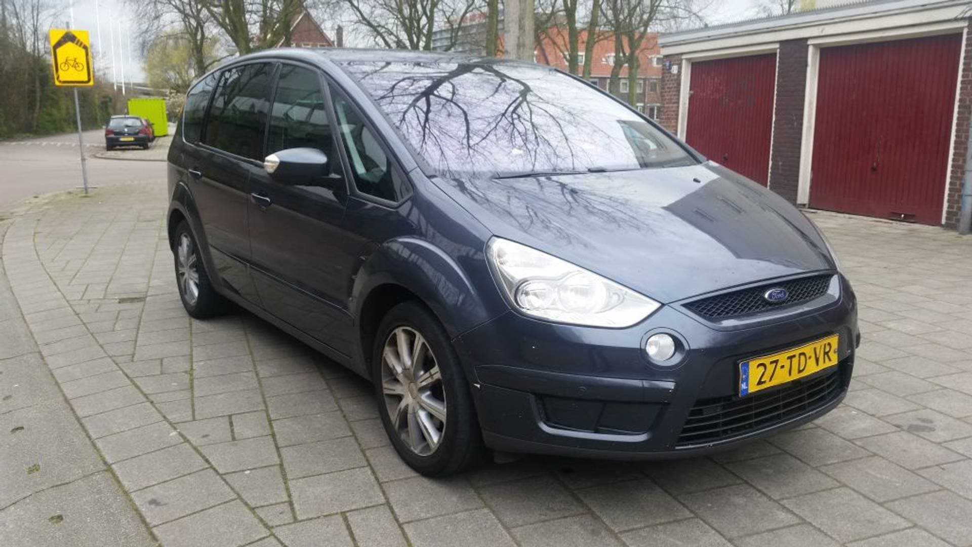 Ford S-Max thumbnail 3