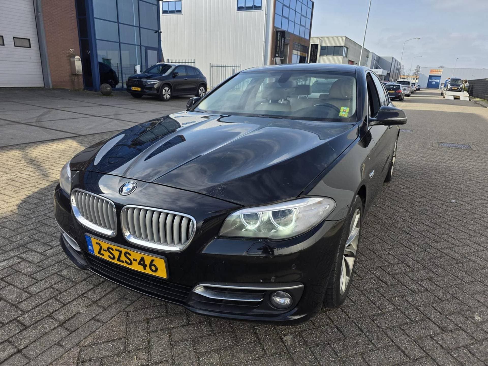 BMW 5 Serie 520i Luxury Edition Automaat thumbnail 2