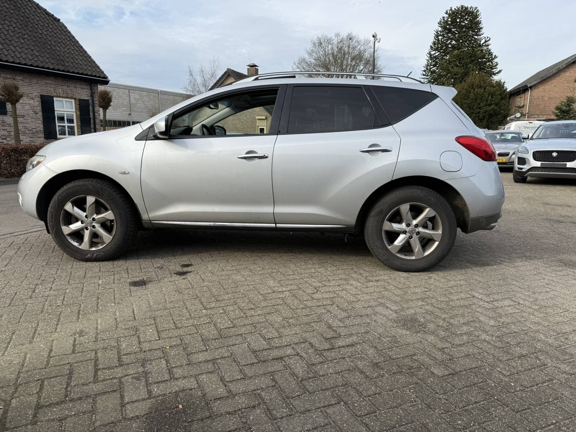 Nissan Murano thumbnail 3