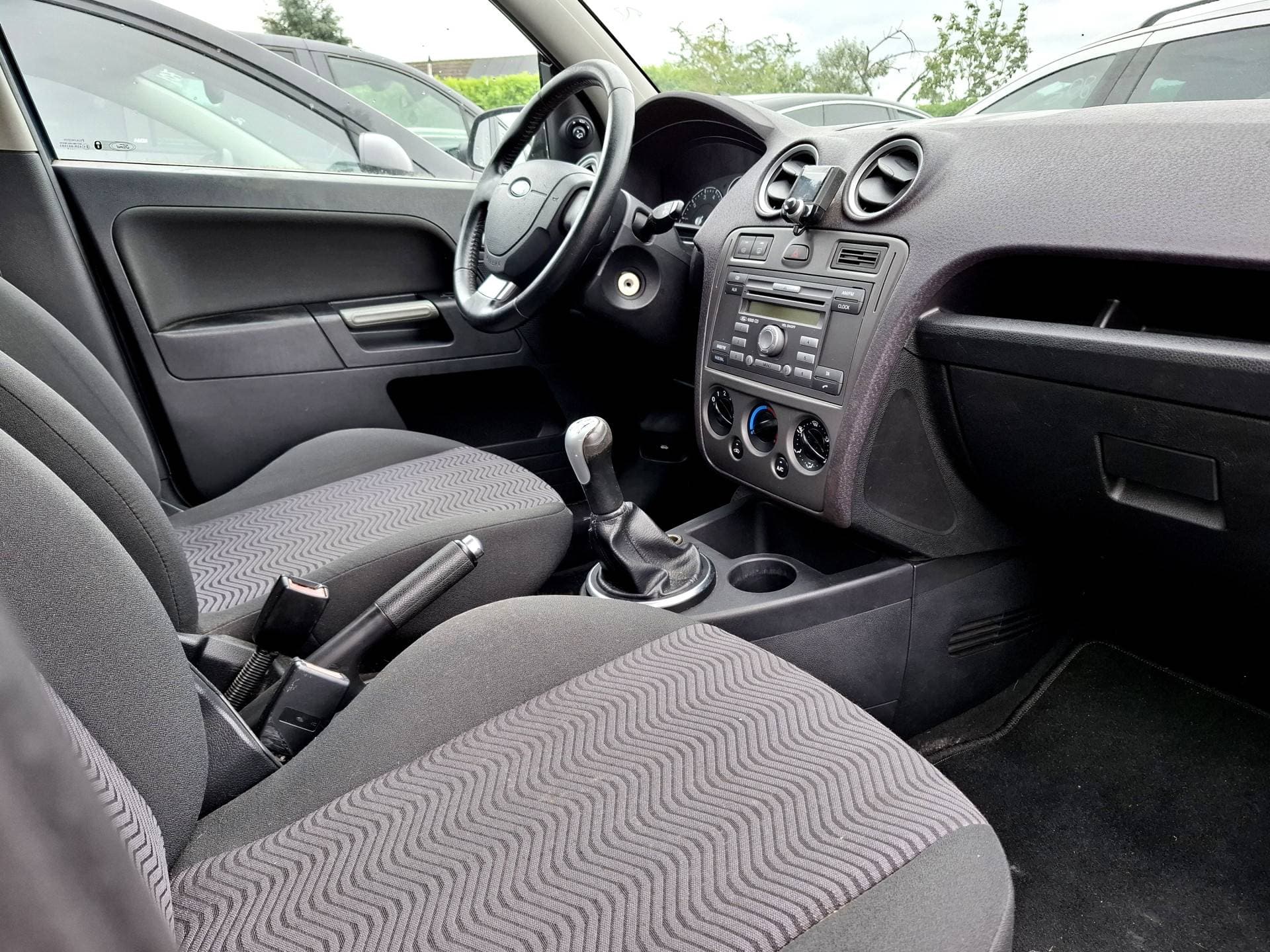 Ford Fusion thumbnail 3