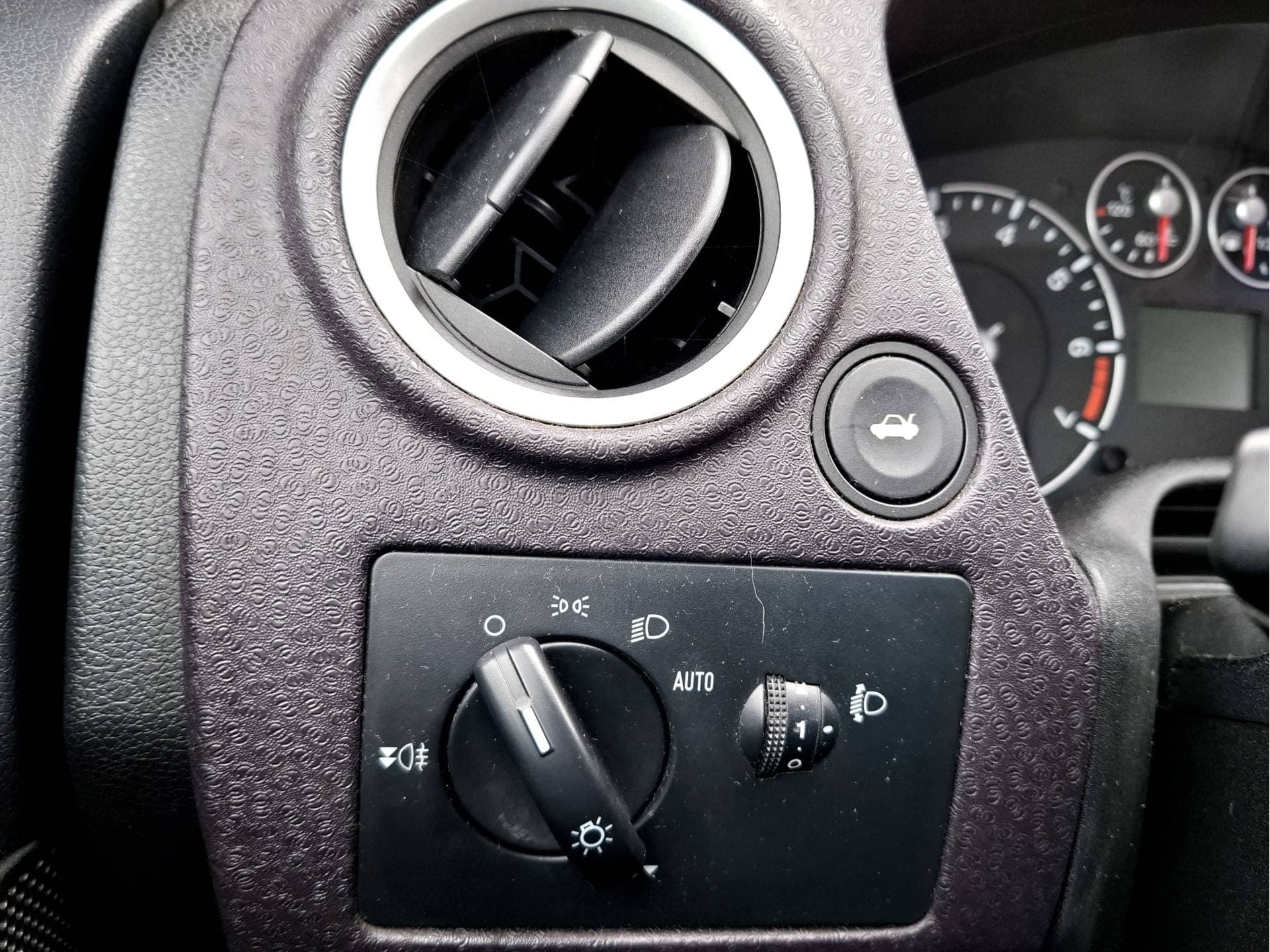 Ford Fusion thumbnail 7