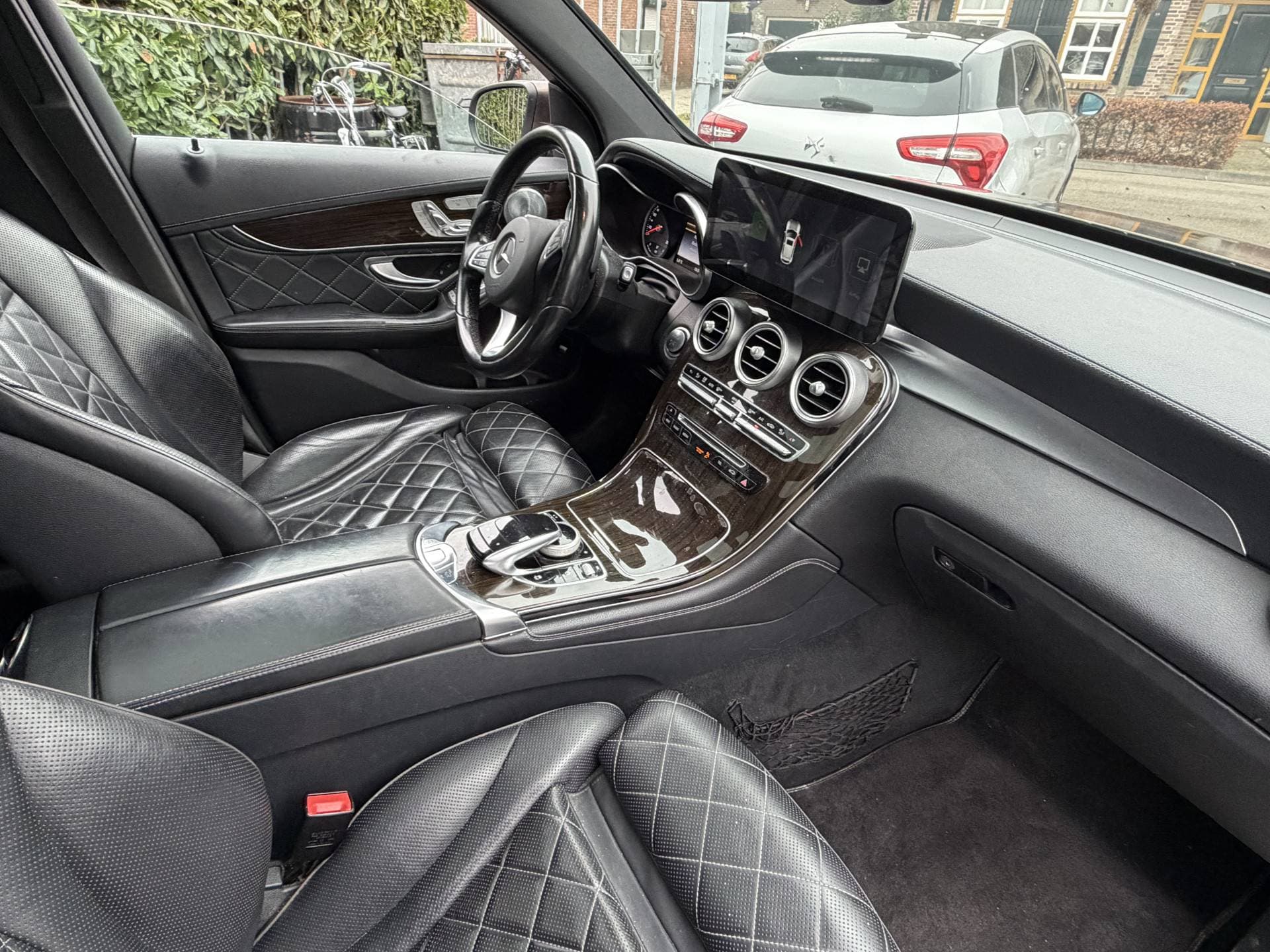 Mercedes-Benz GLC thumbnail 14