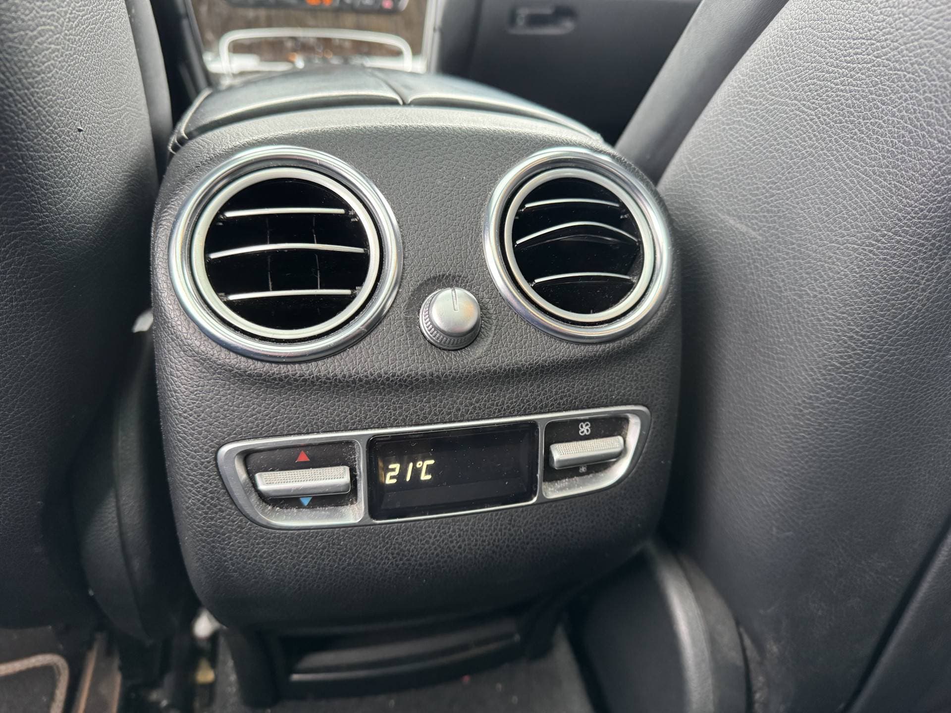 Mercedes-Benz GLC thumbnail 22