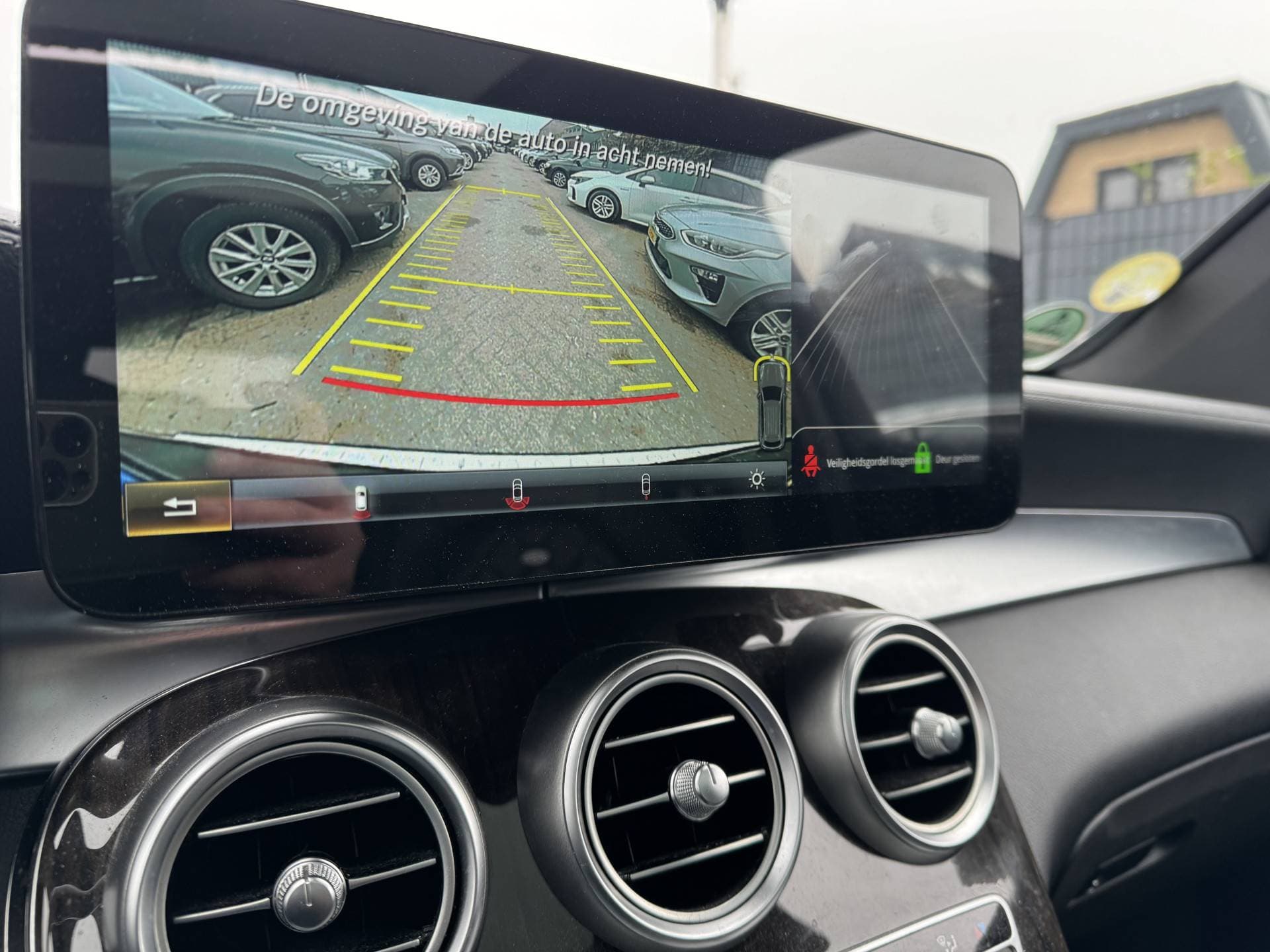 Mercedes-Benz GLC thumbnail 25