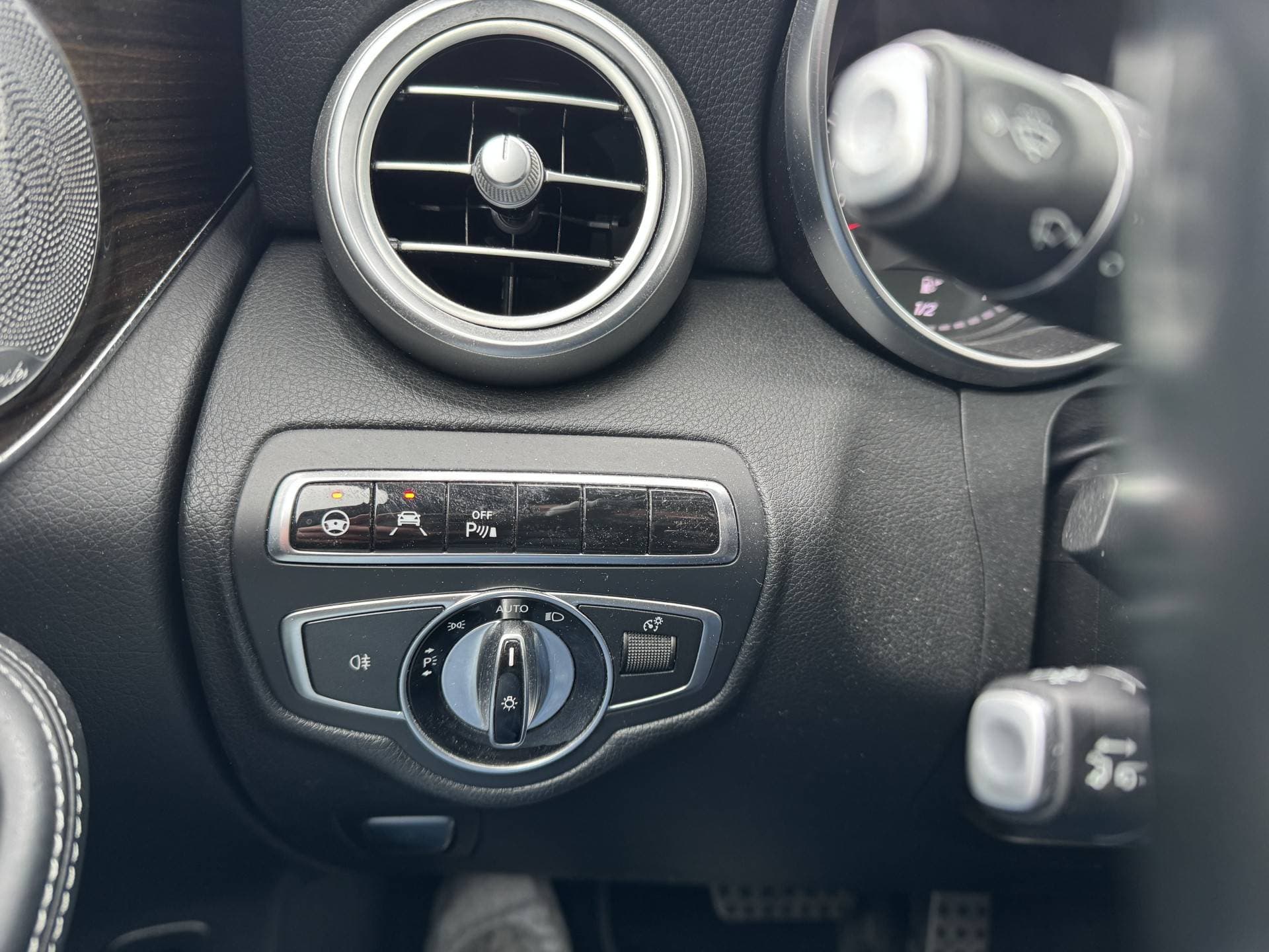 Mercedes-Benz GLC thumbnail 26