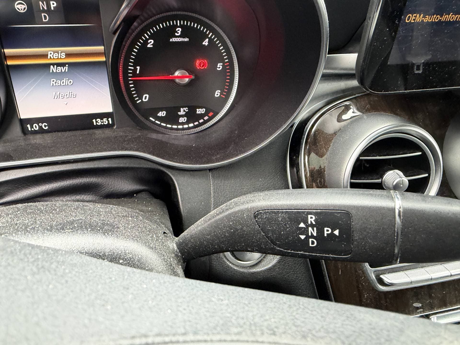 Mercedes-Benz GLC thumbnail 9