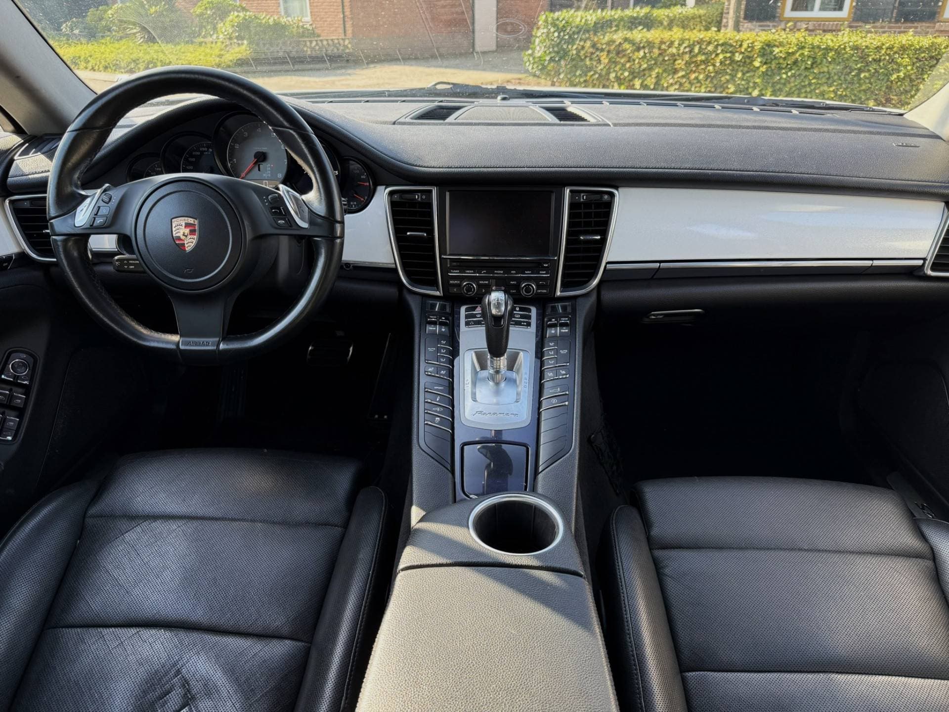 Porsche Panamera thumbnail 18