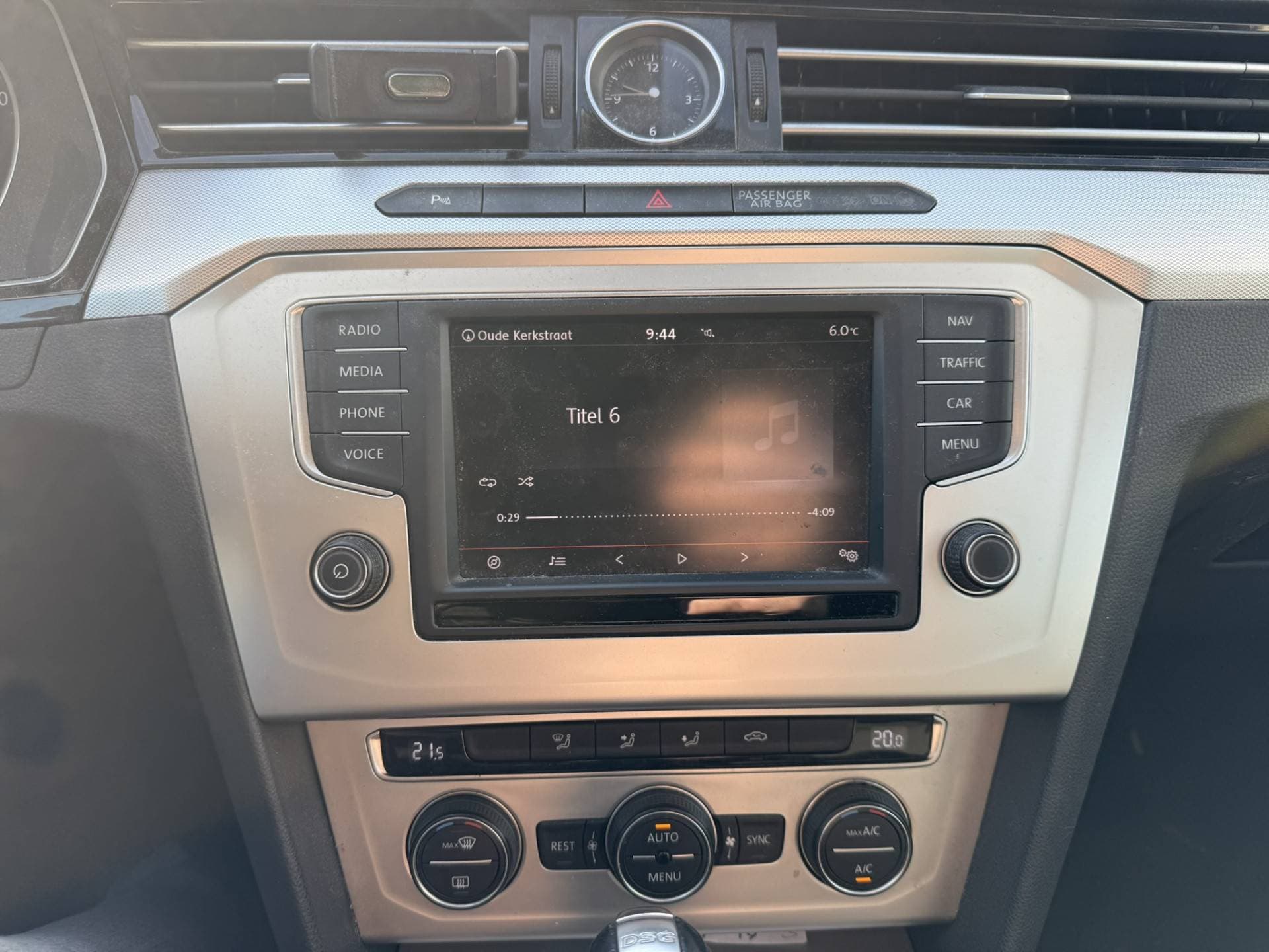 Volkswagen Passat thumbnail 17