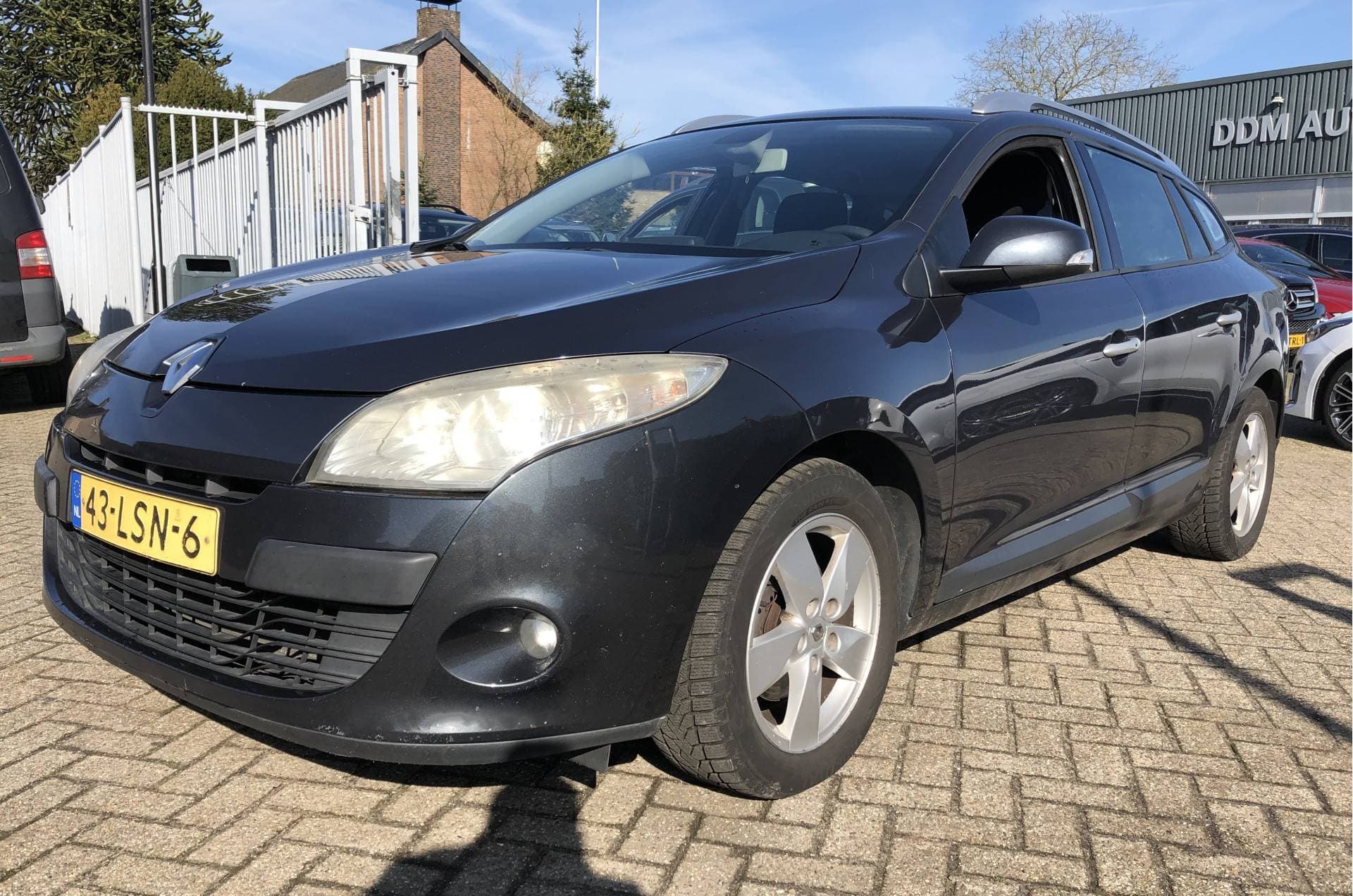 Renault Mégane Estate thumbnail 2