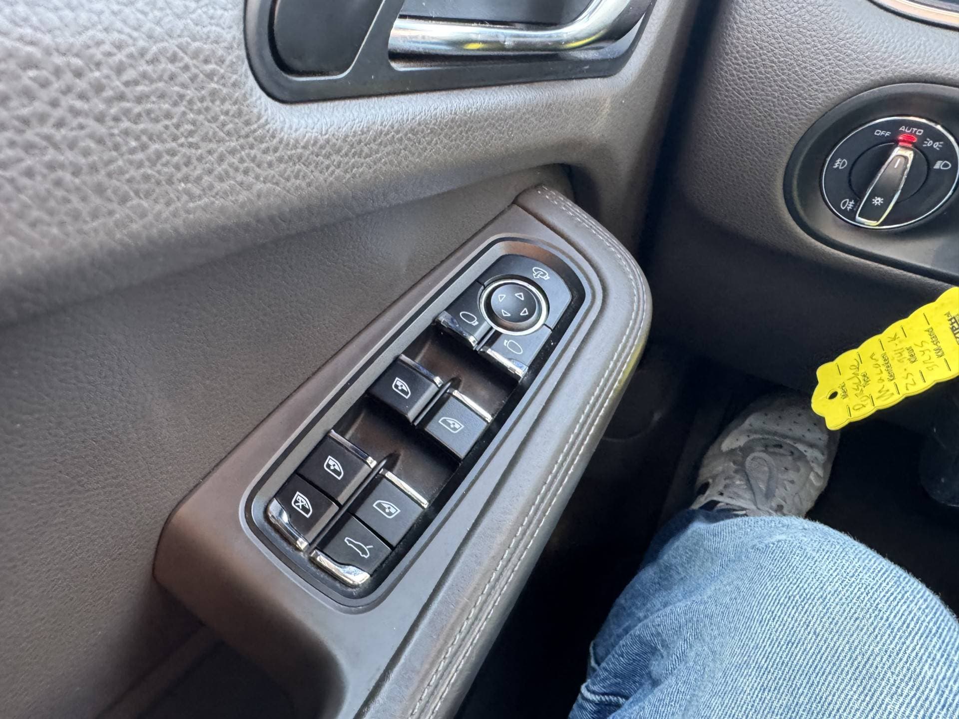 Porsche Macan thumbnail 18