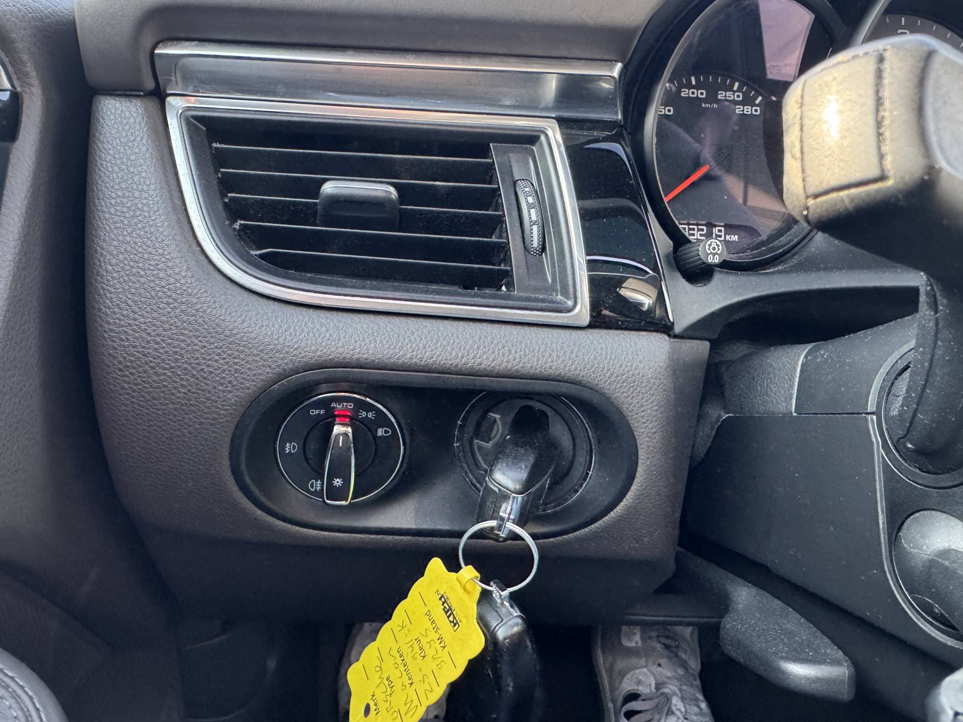 Porsche Macan thumbnail 19