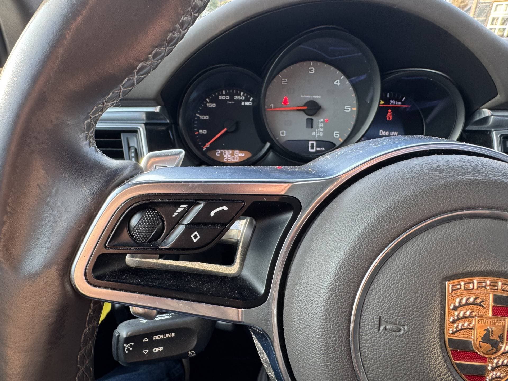 Porsche Macan thumbnail 20