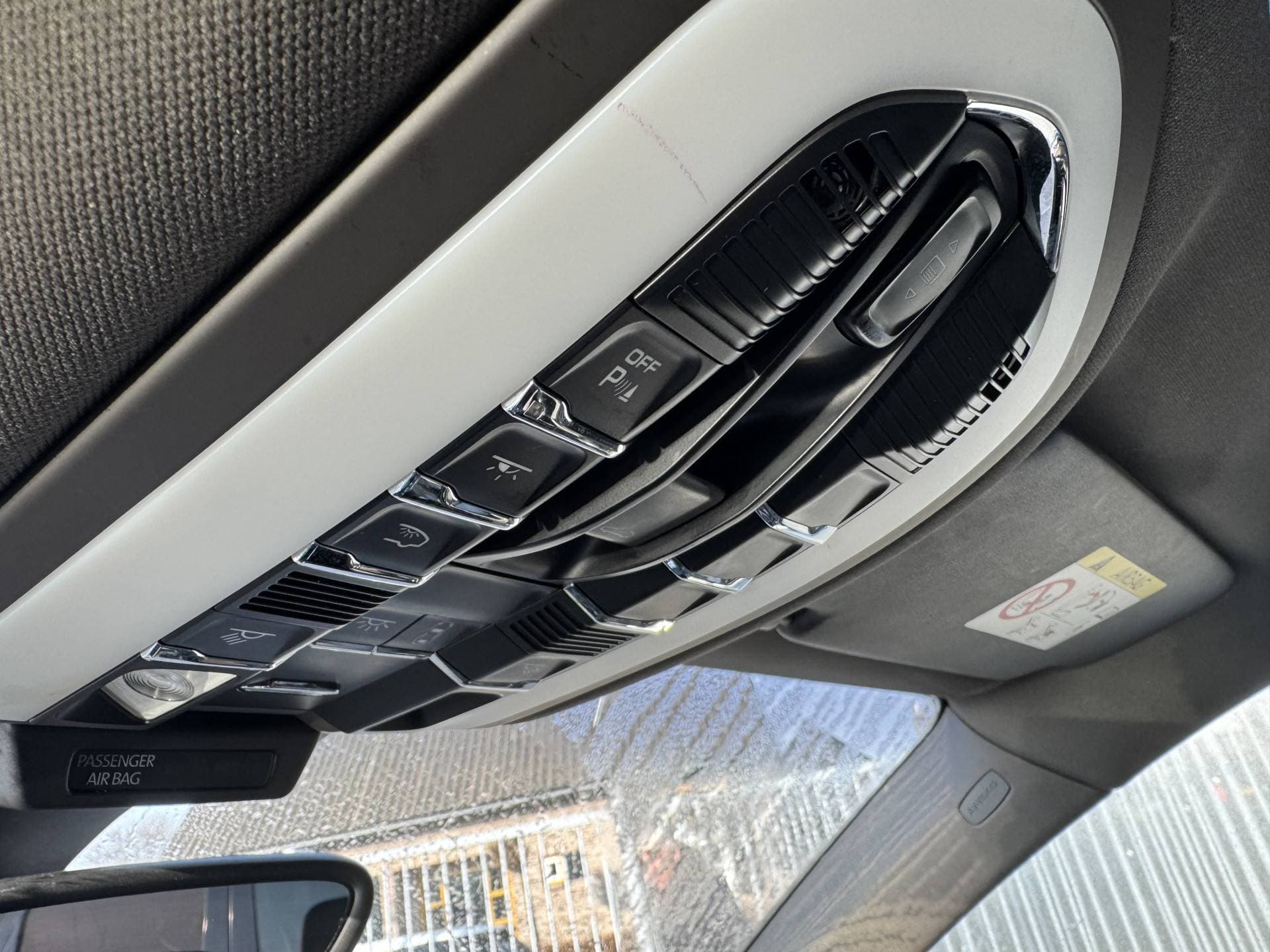 Porsche Macan thumbnail 22