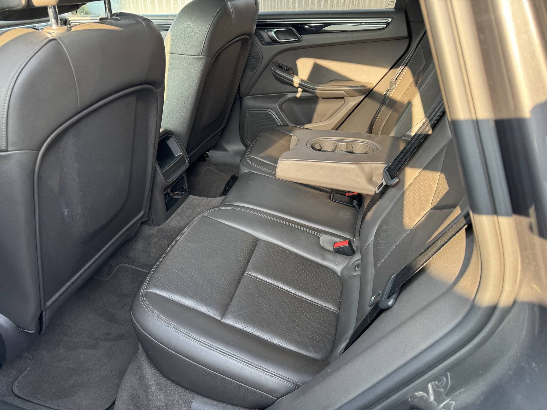 Porsche Macan thumbnail 24