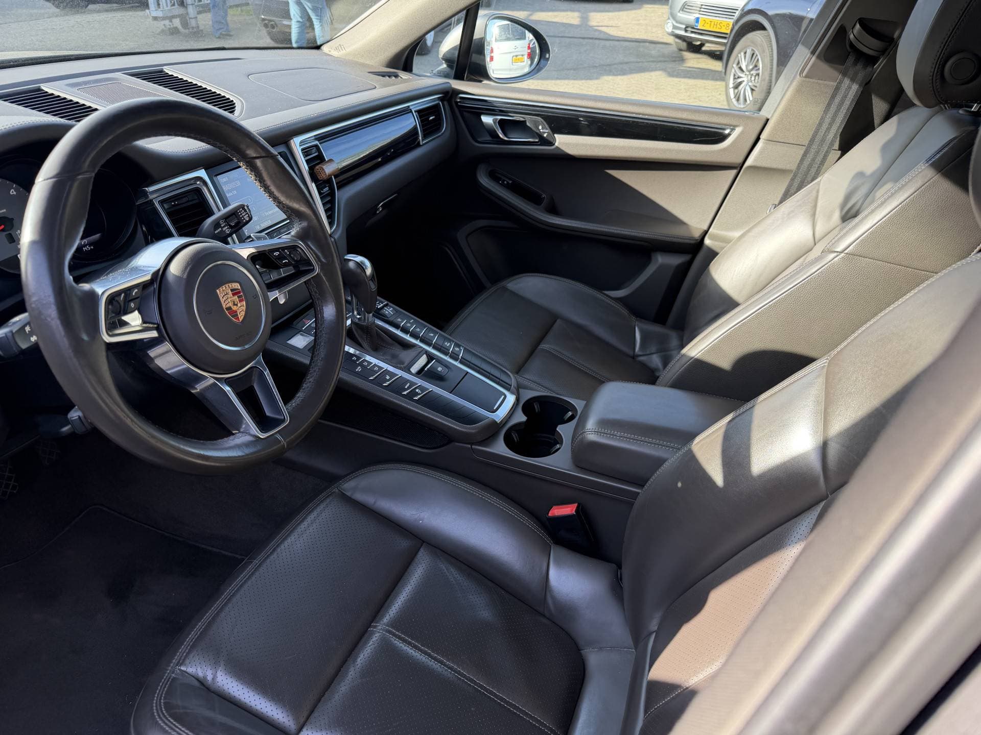 Porsche Macan thumbnail 10