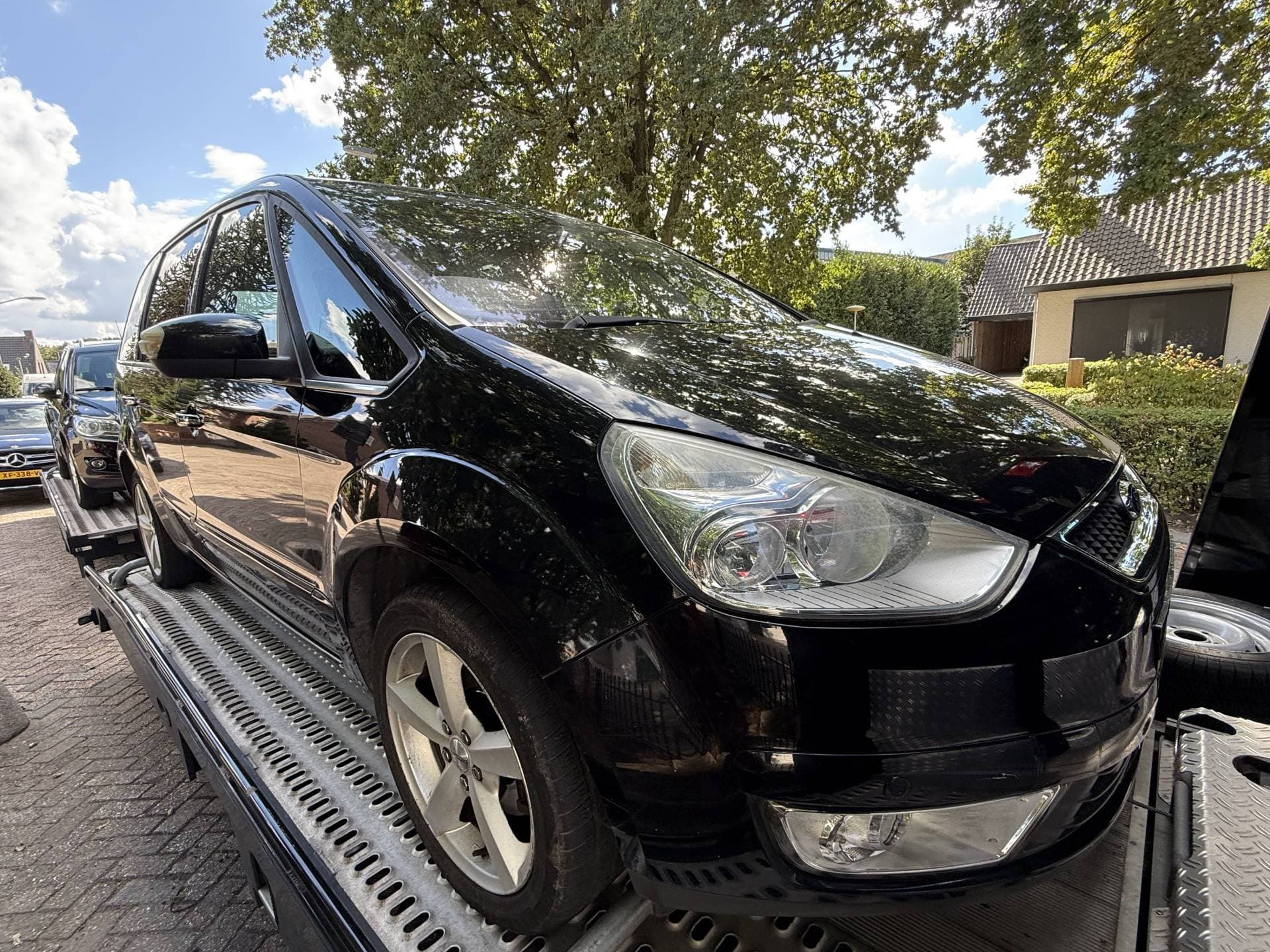 Ford Galaxy thumbnail 2