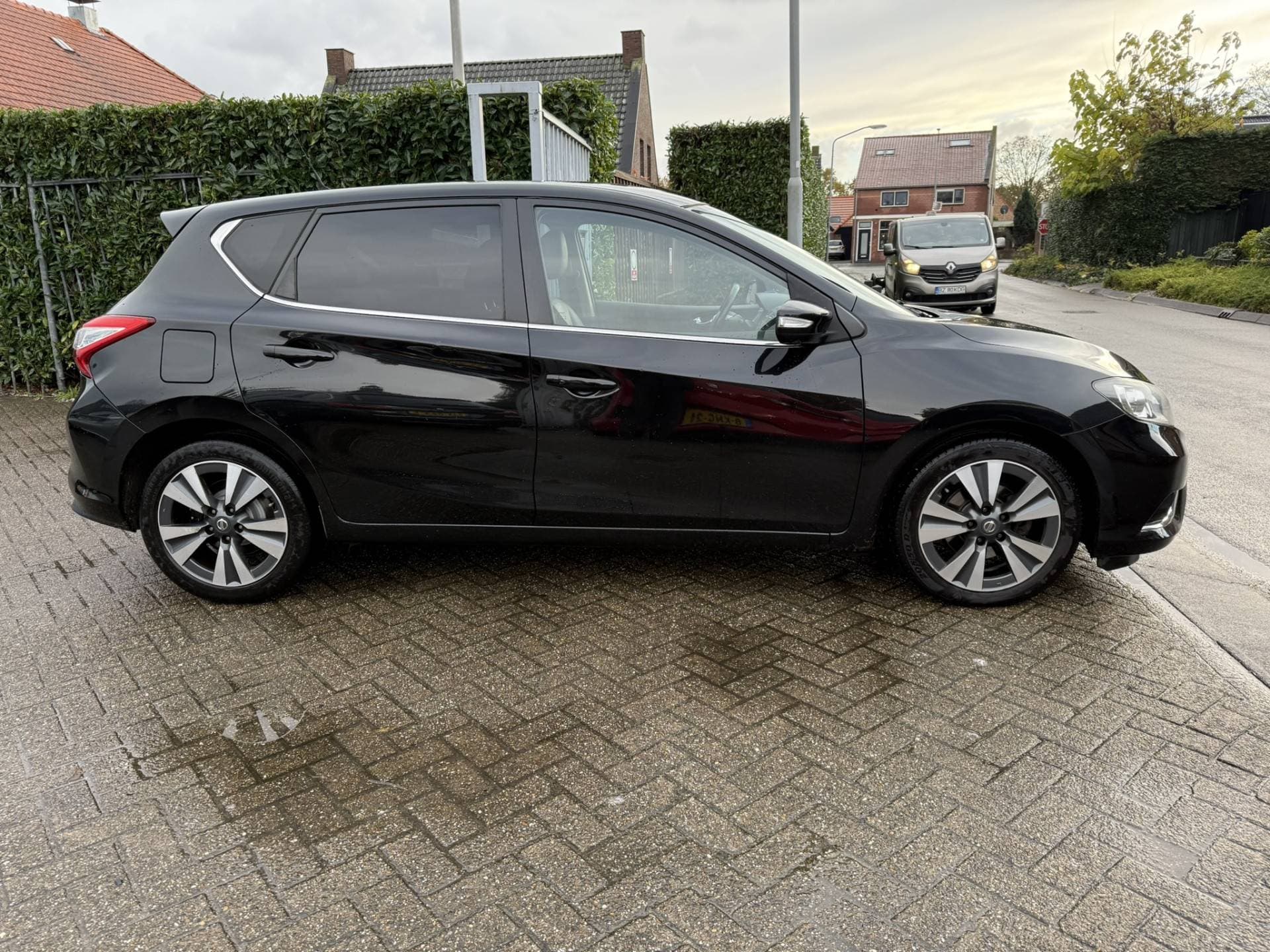 Nissan Pulsar thumbnail 7