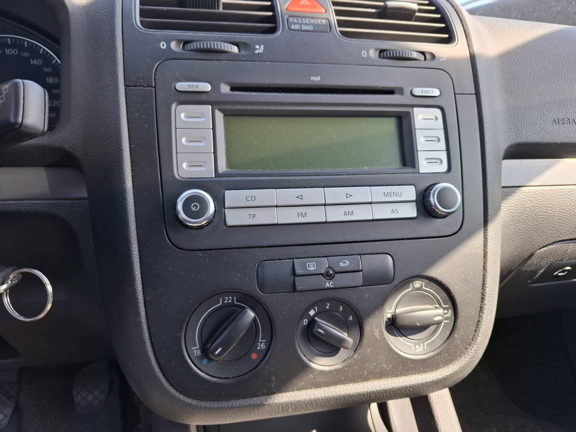 Volkswagen Golf thumbnail 4