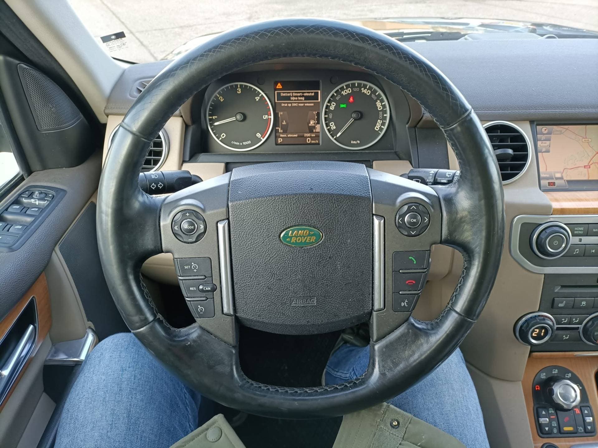 Land Rover Discovery thumbnail 11