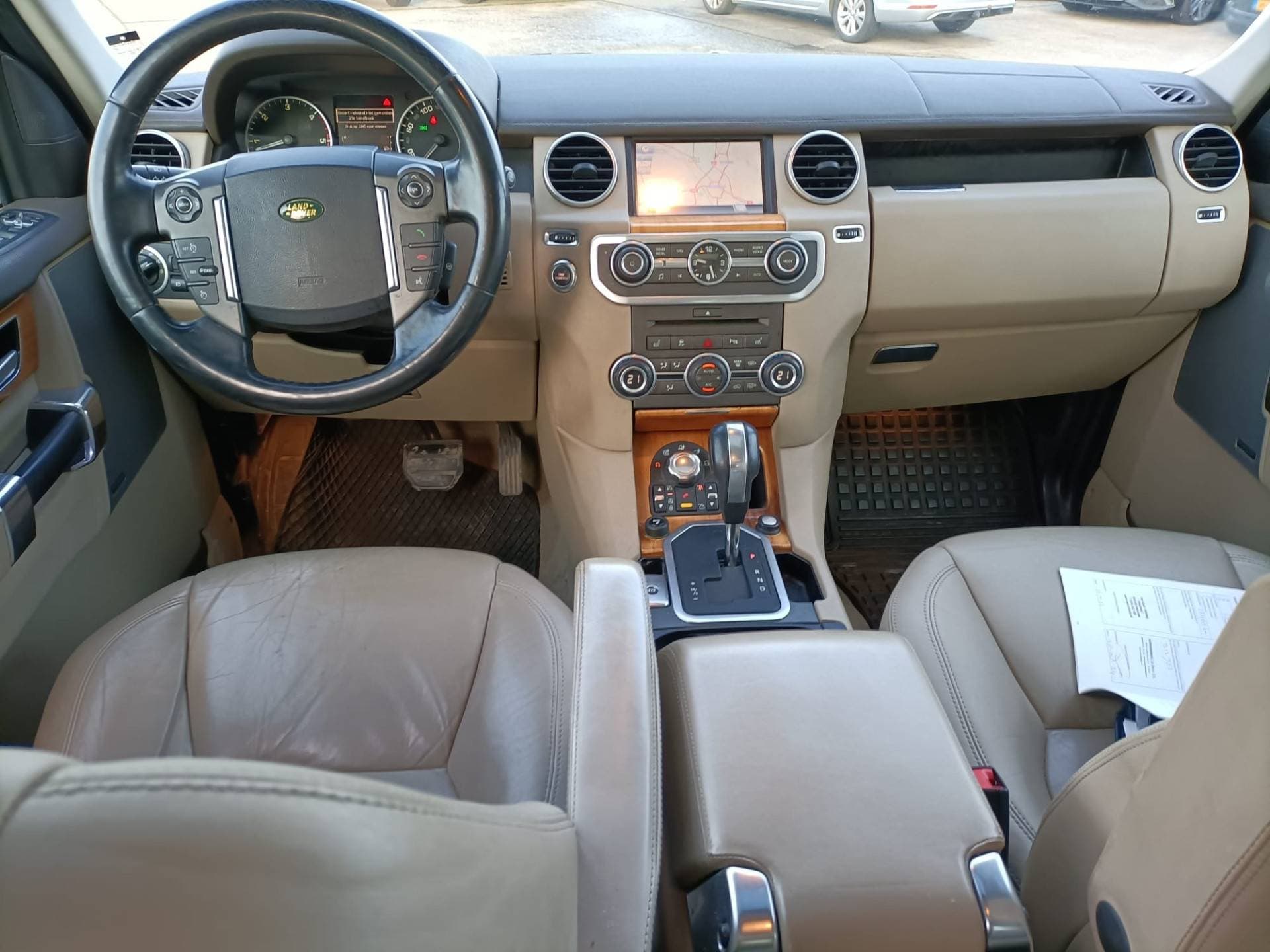 Land Rover Discovery thumbnail 14