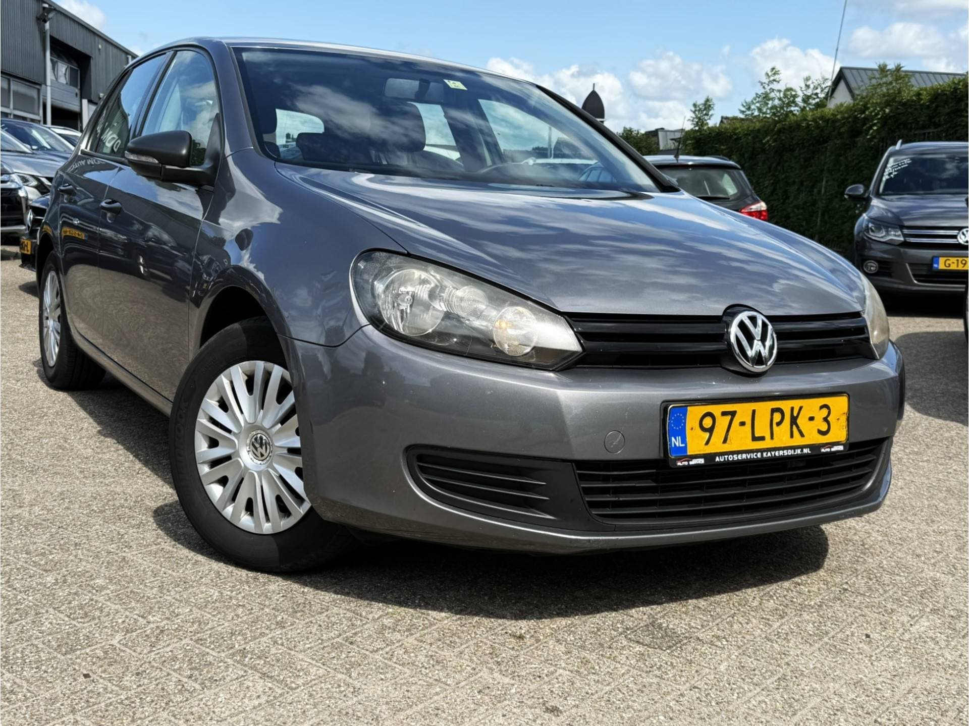 Volkswagen Golf thumbnail 2