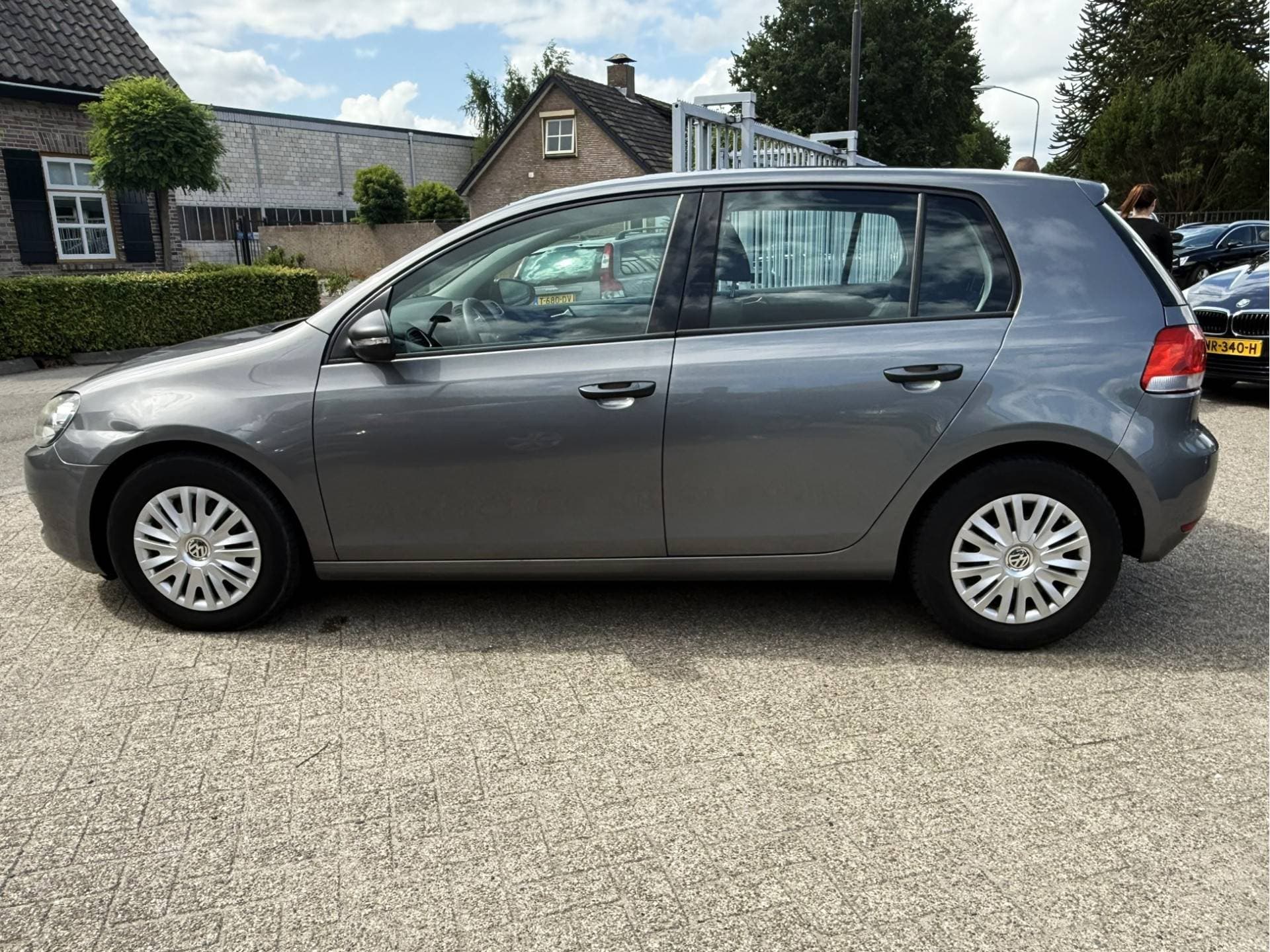 Volkswagen Golf thumbnail 3