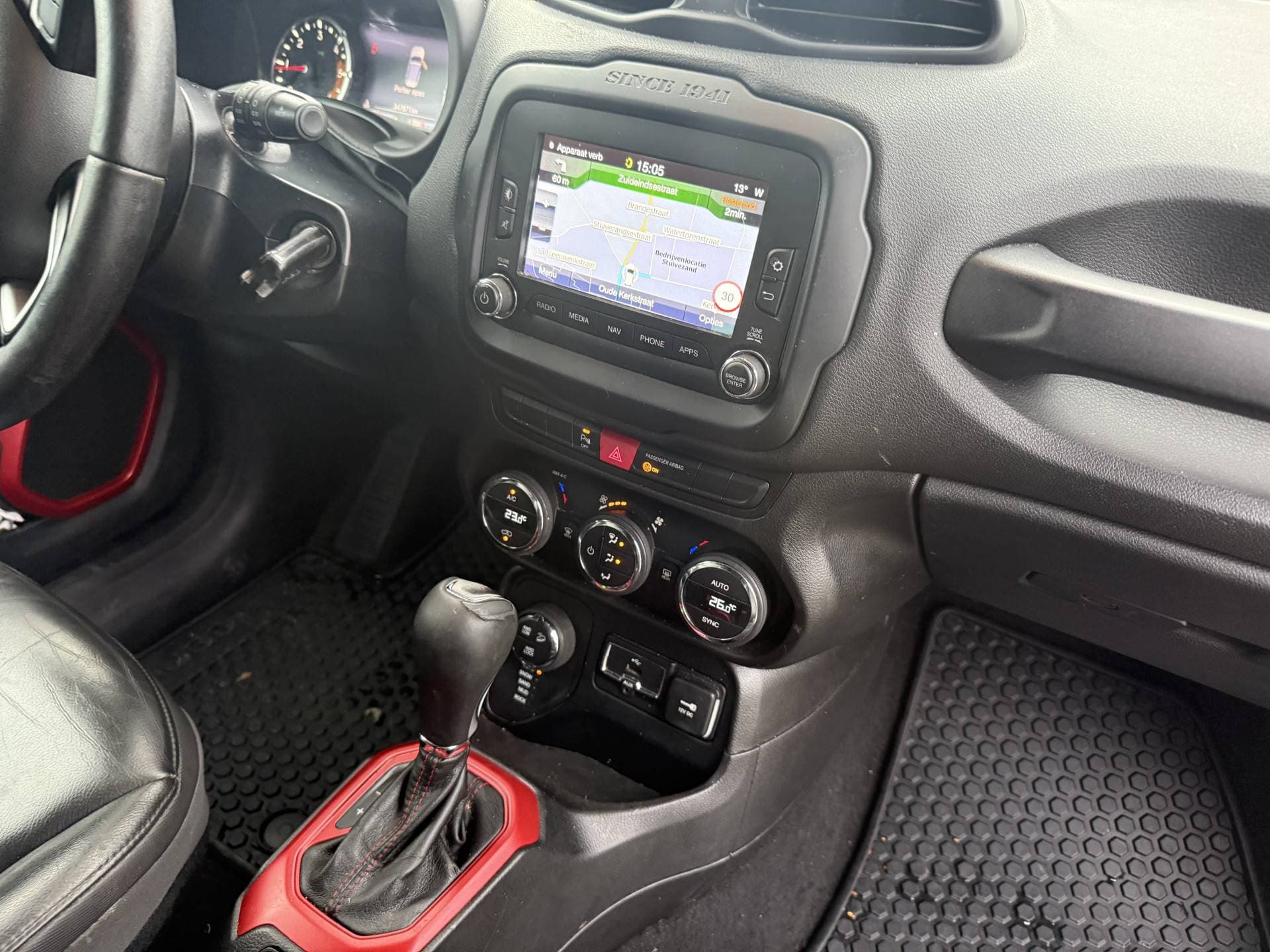 Jeep Renegade thumbnail 14