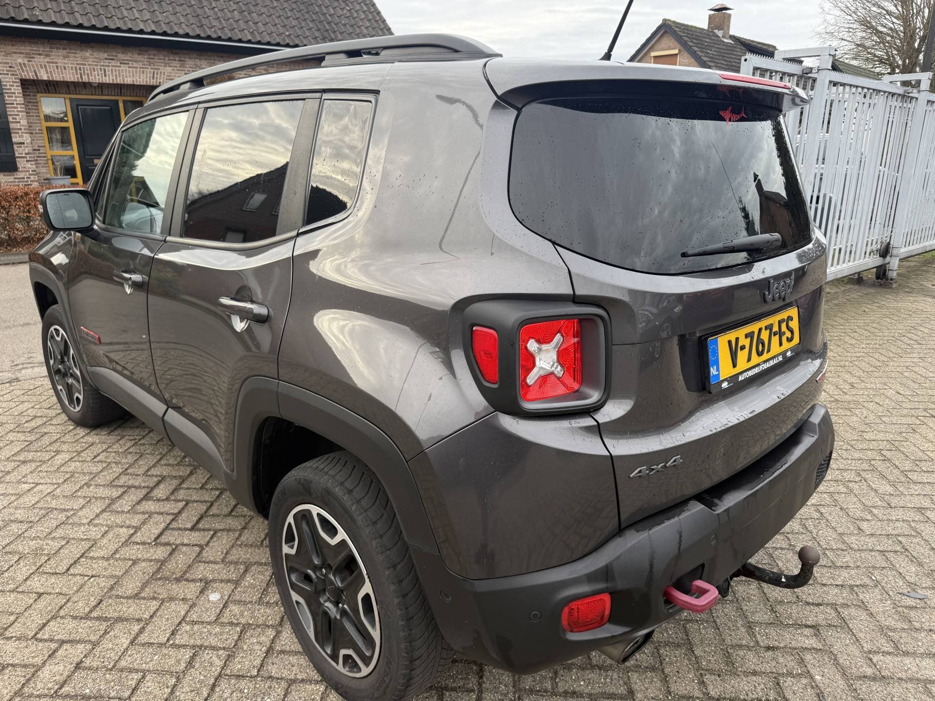 Jeep Renegade thumbnail 3