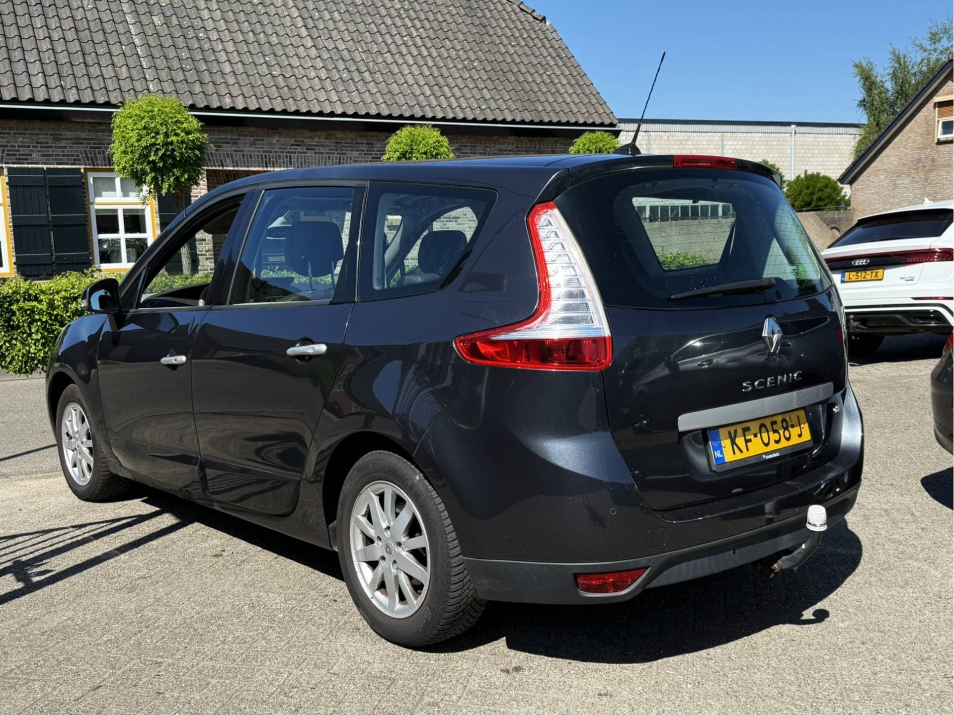 Renault Grand Scénic thumbnail 3