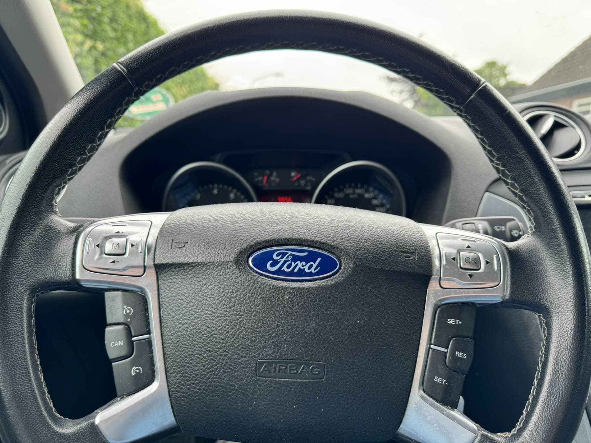 Ford Mondeo thumbnail 12