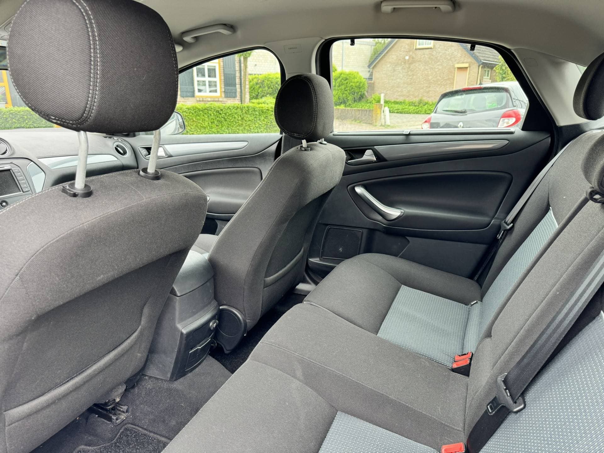 Ford Mondeo thumbnail 9