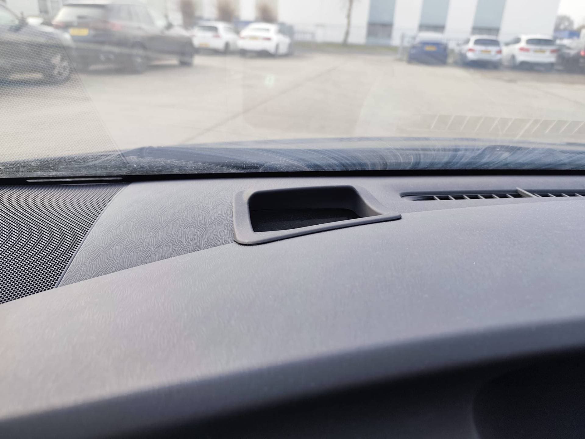 Toyota Prius 1.8 Plug-in Dynamic Business thumbnail 11