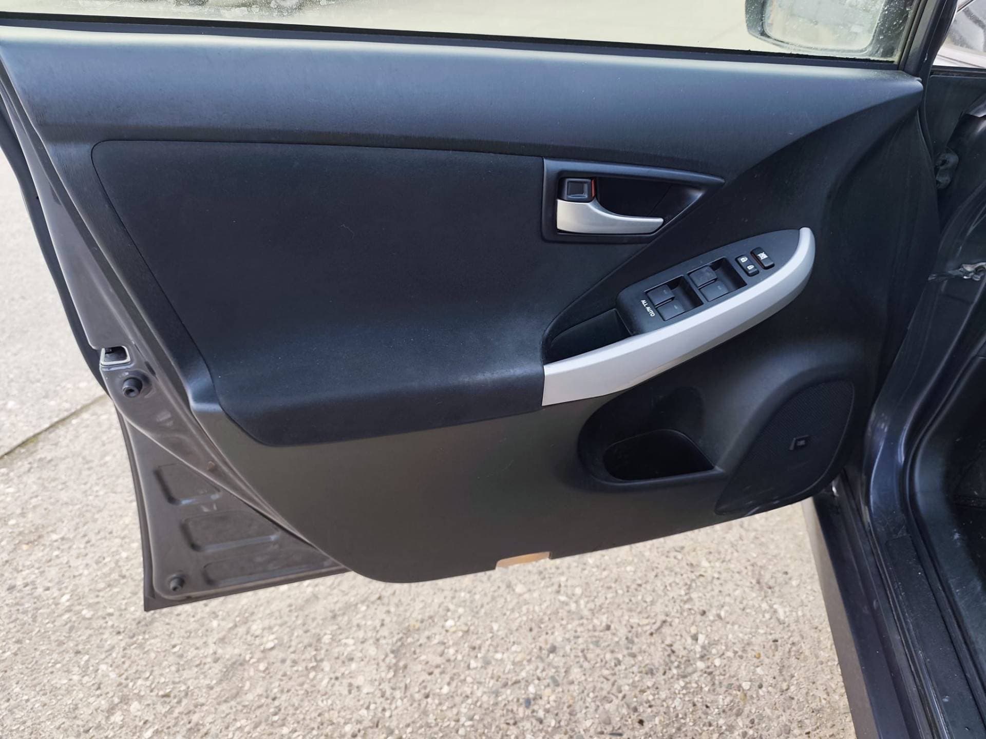 Toyota Prius 1.8 Plug-in Dynamic Business thumbnail 12