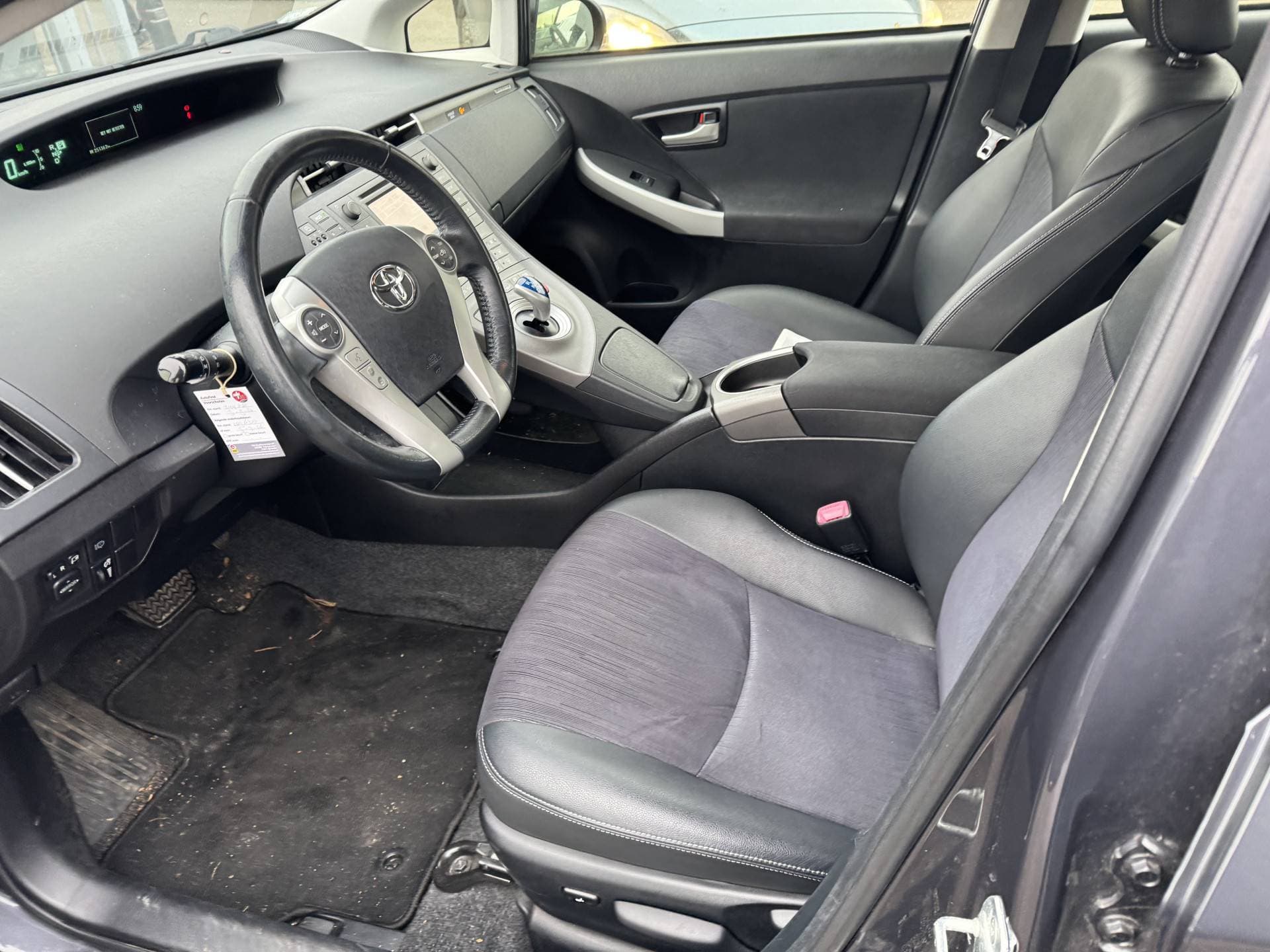 Toyota Prius 1.8 Plug-in Dynamic Business thumbnail 23