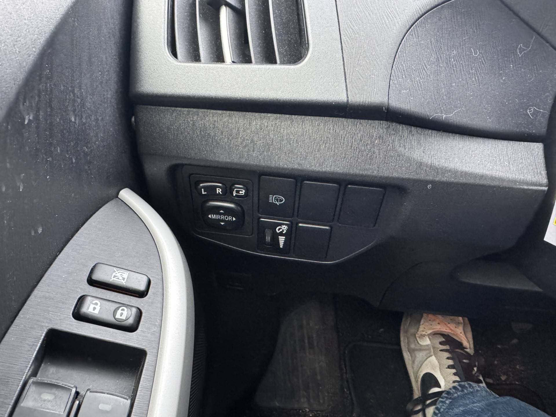 Toyota Prius 1.8 Plug-in Dynamic Business thumbnail 31