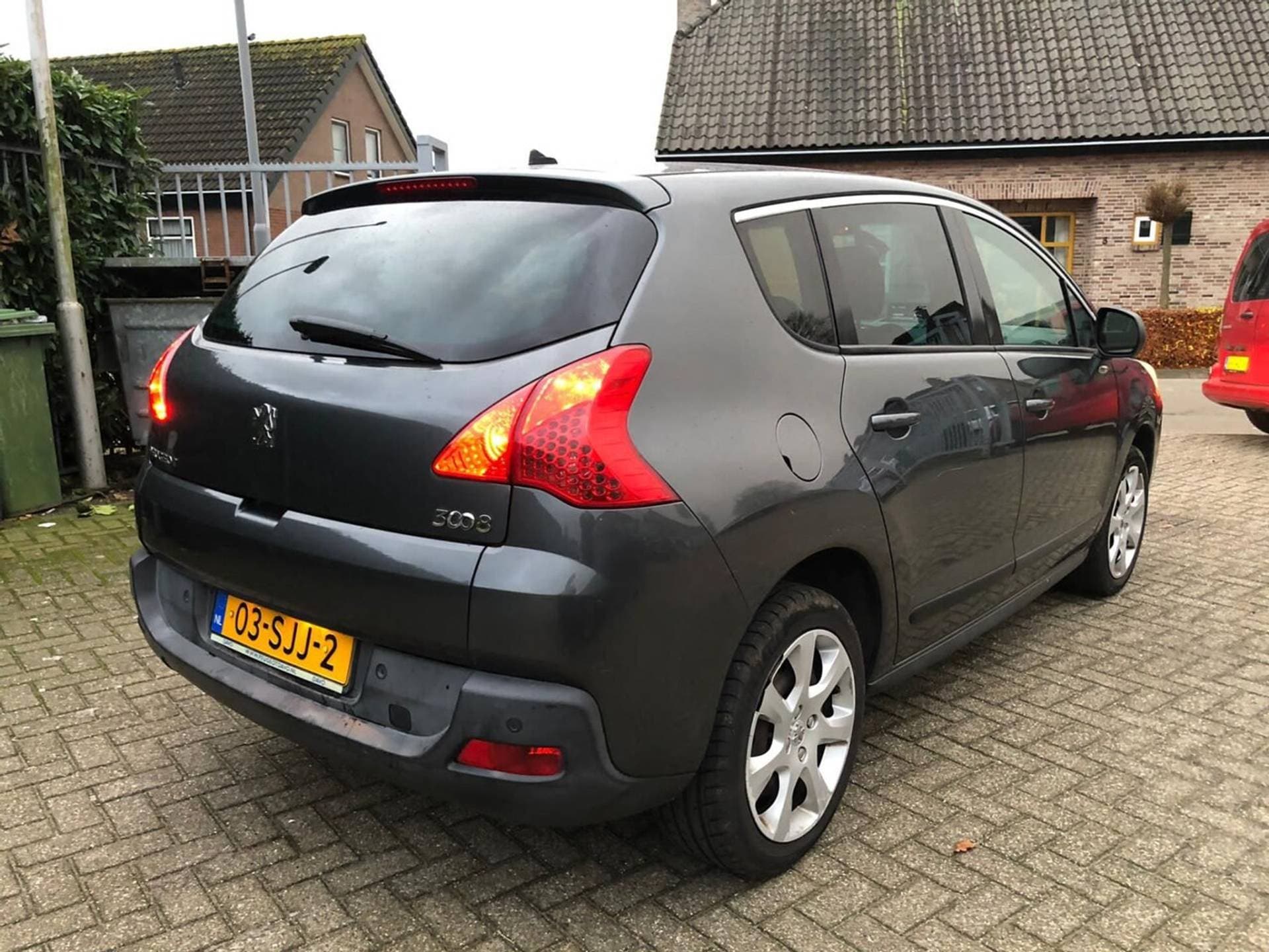 Peugeot 3008 thumbnail 2