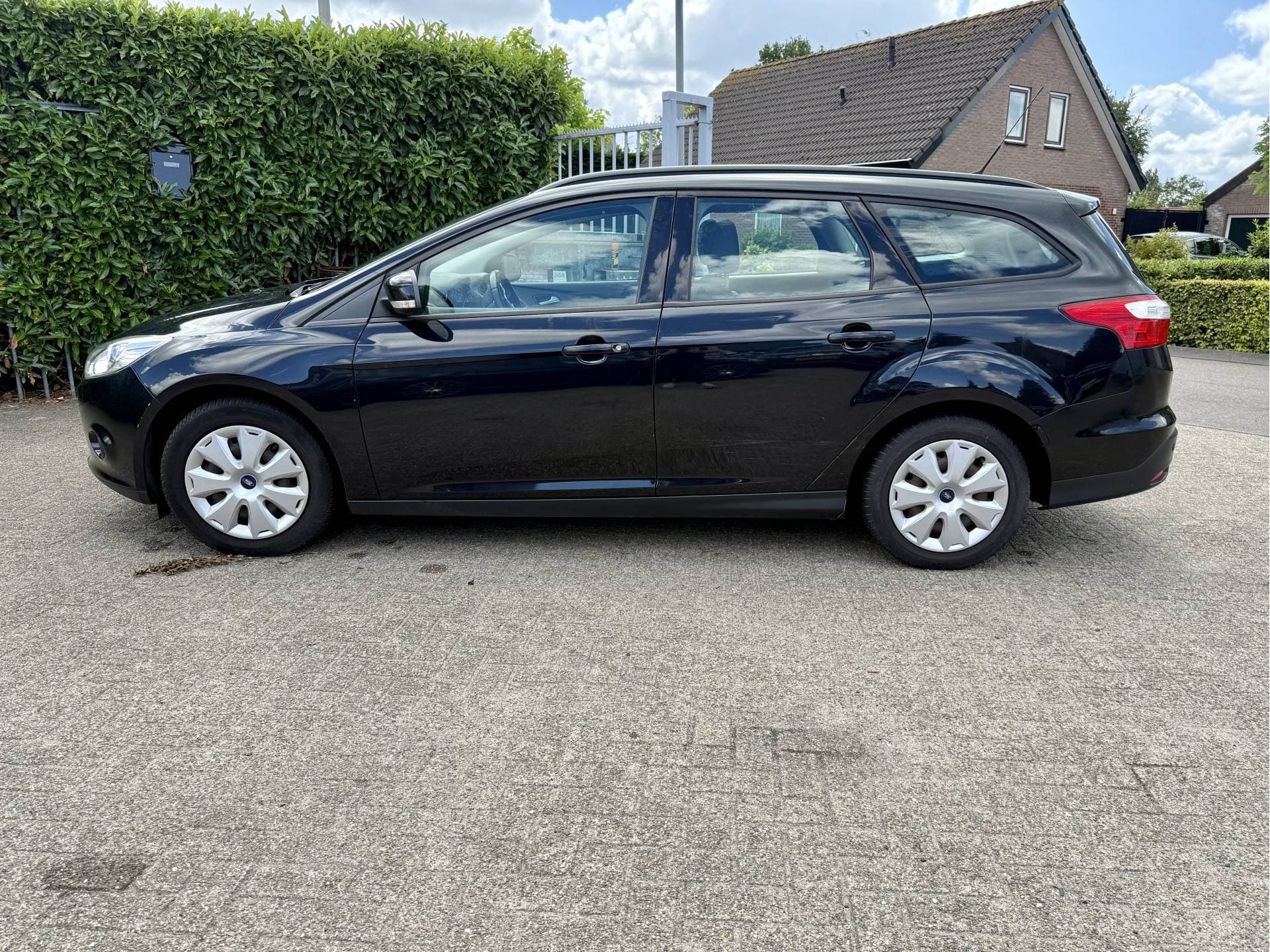 Ford Focus thumbnail 4