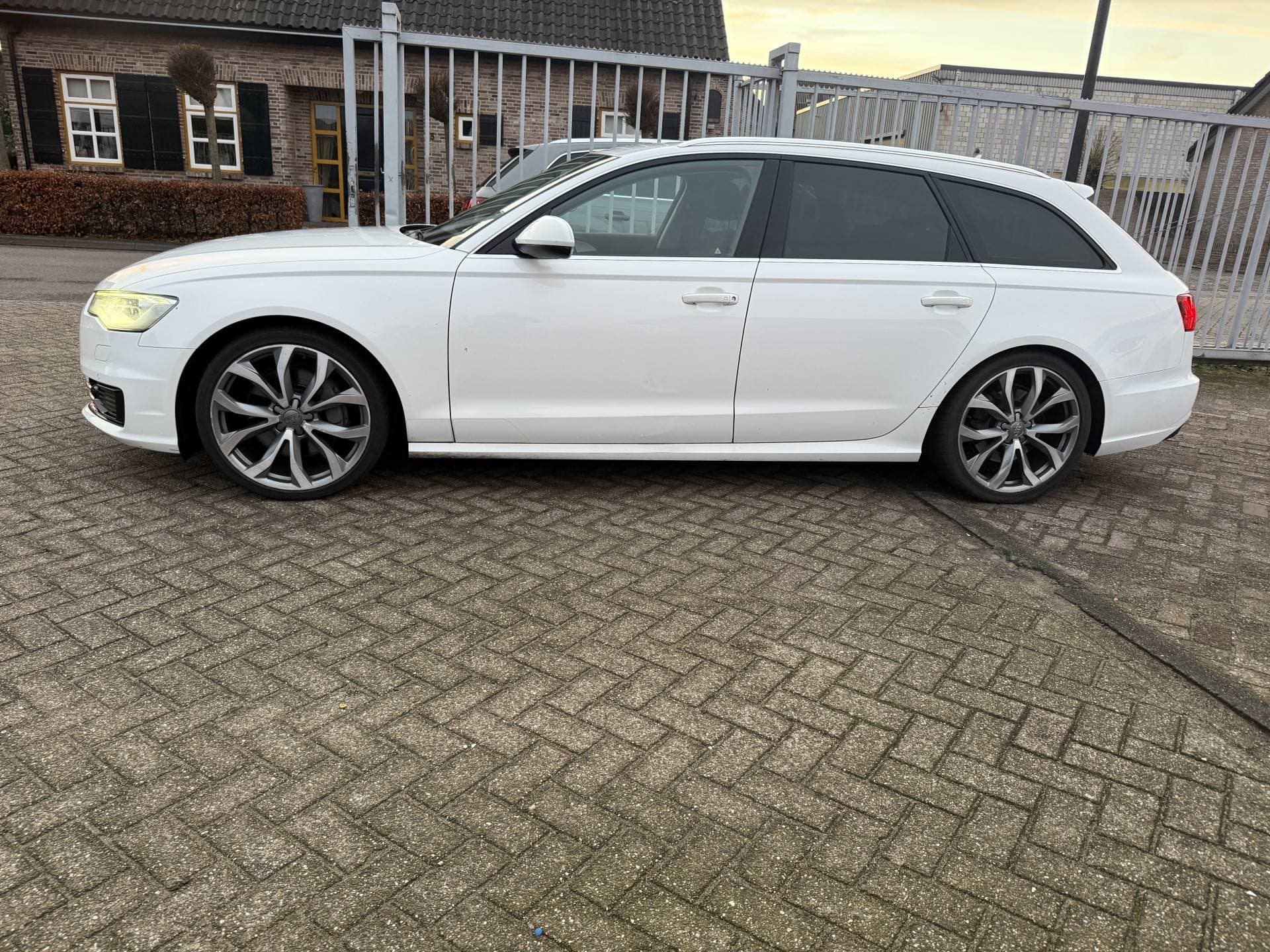 Audi A6 thumbnail 8