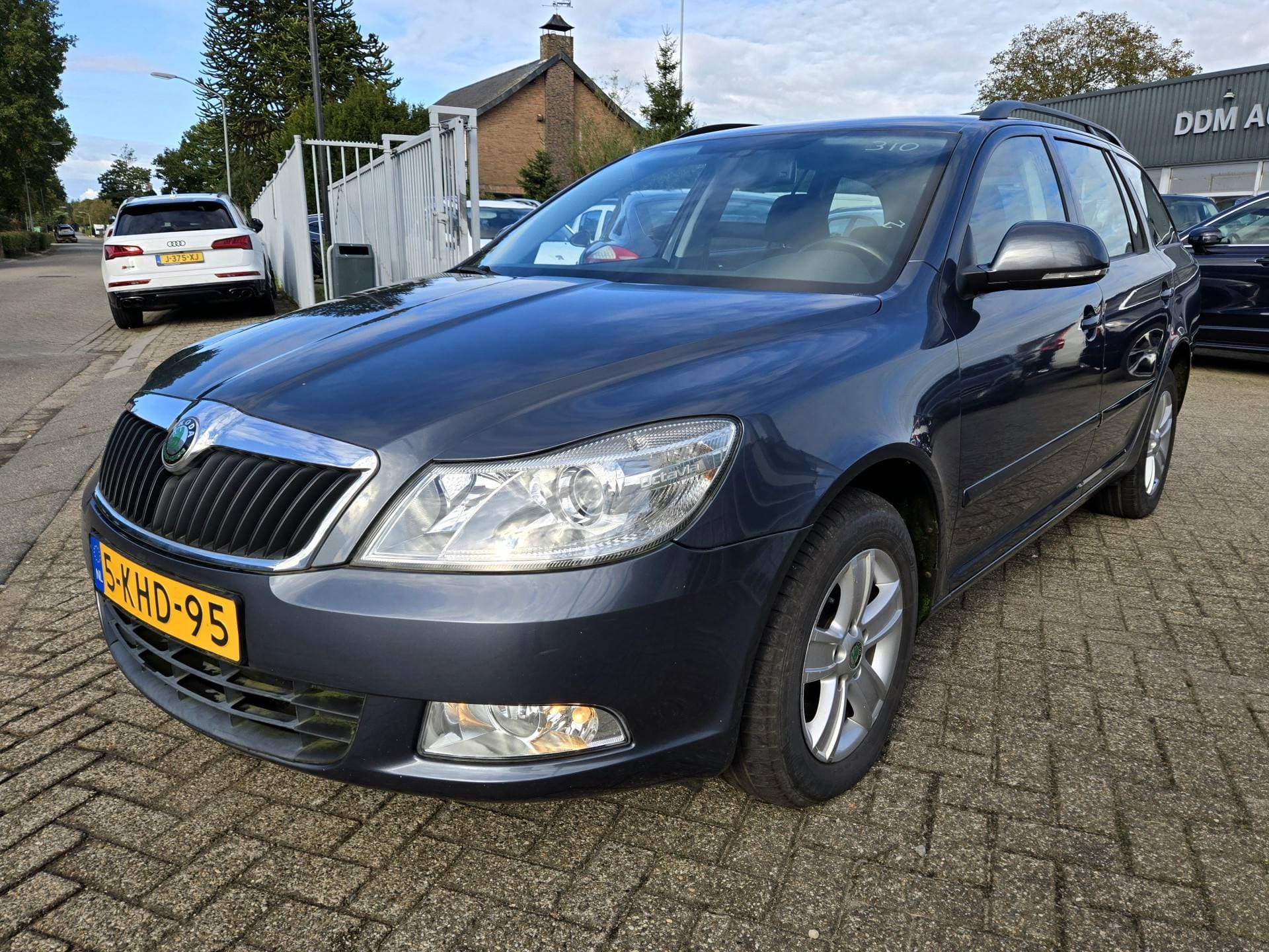 Skoda Octavia thumbnail 3