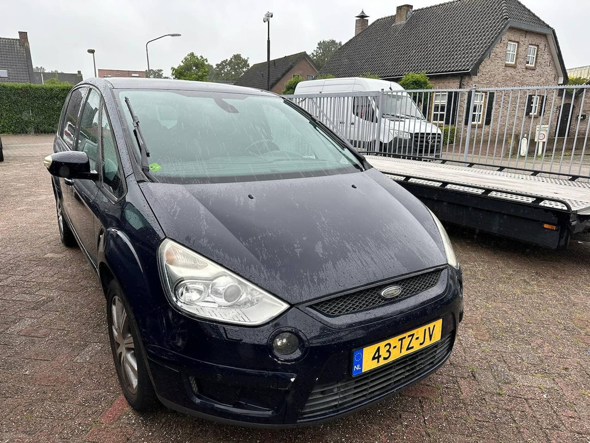 Ford S-Max thumbnail 2
