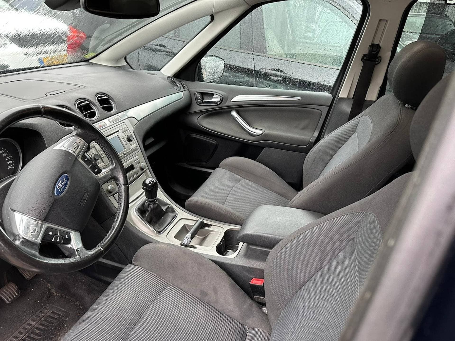 Ford S-Max thumbnail 3