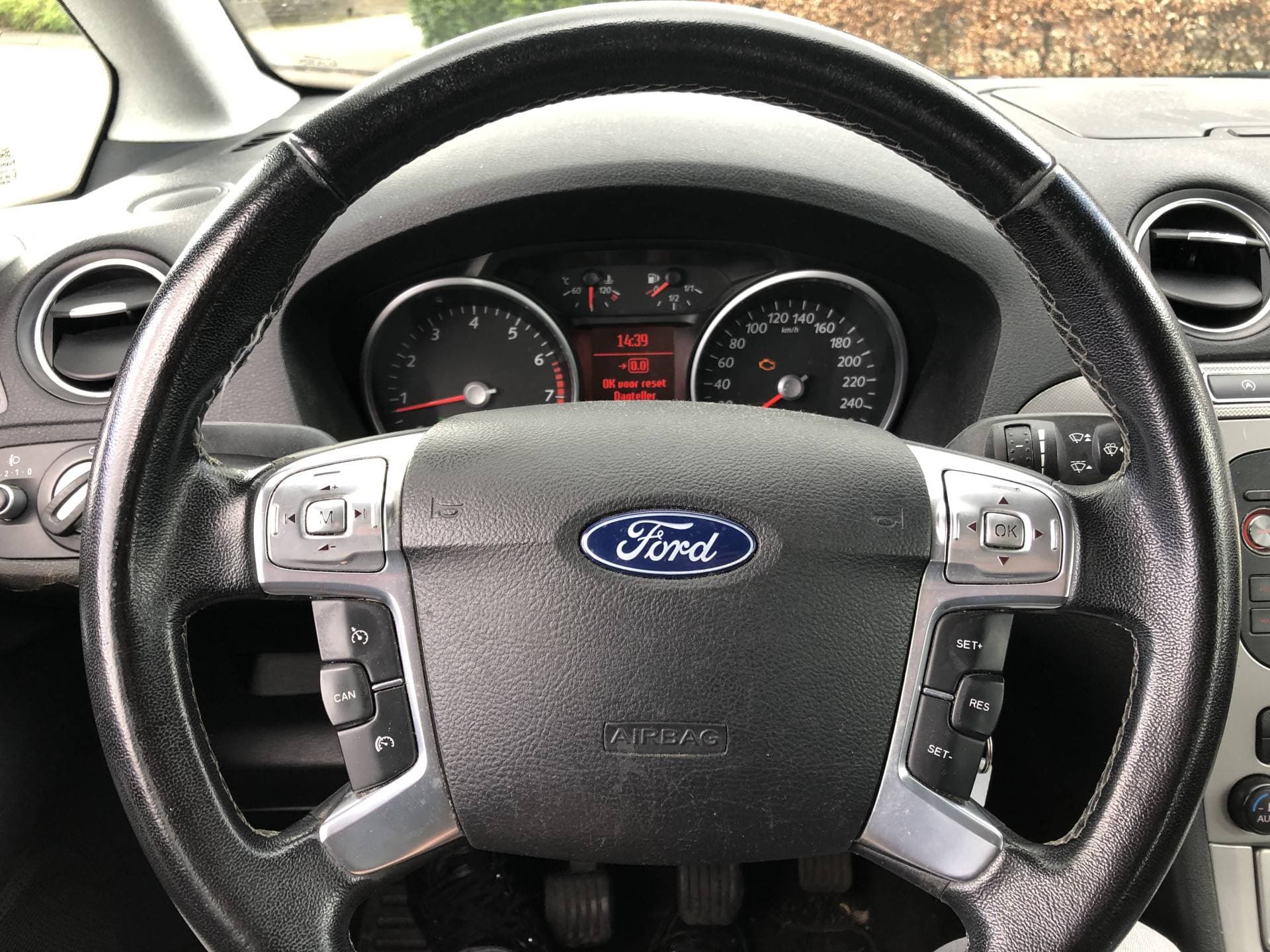 Ford Galaxy thumbnail 17