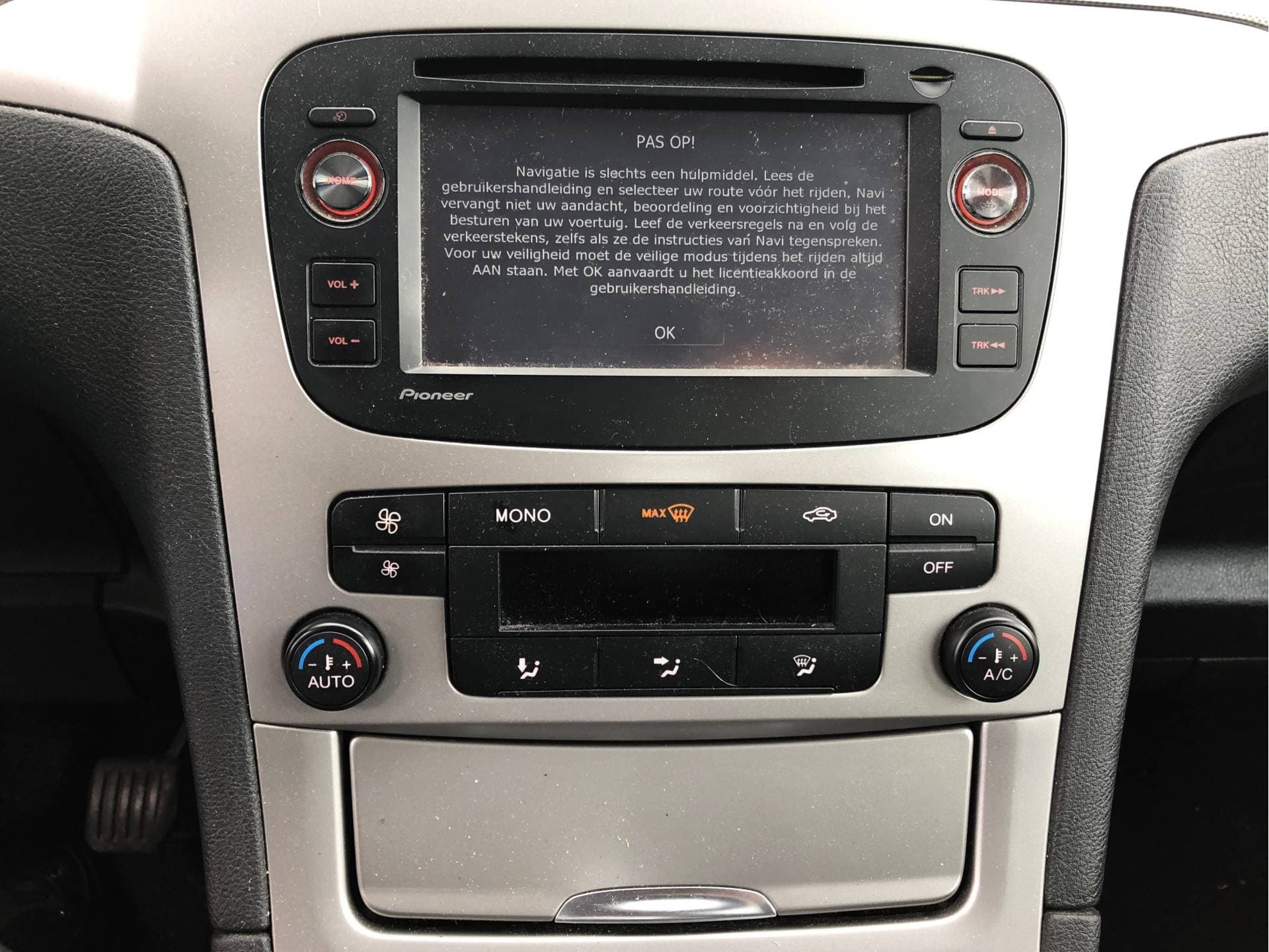 Ford Galaxy thumbnail 21