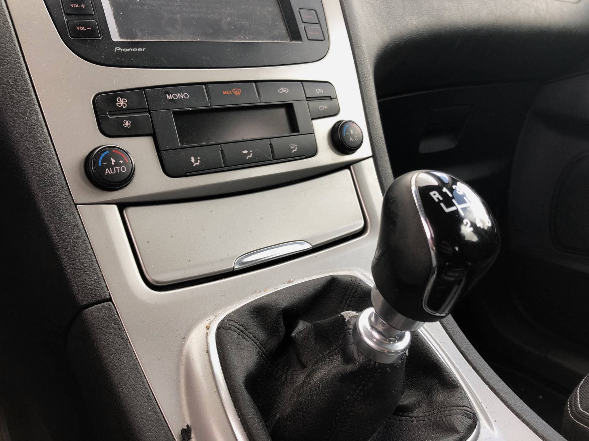 Ford Galaxy thumbnail 22