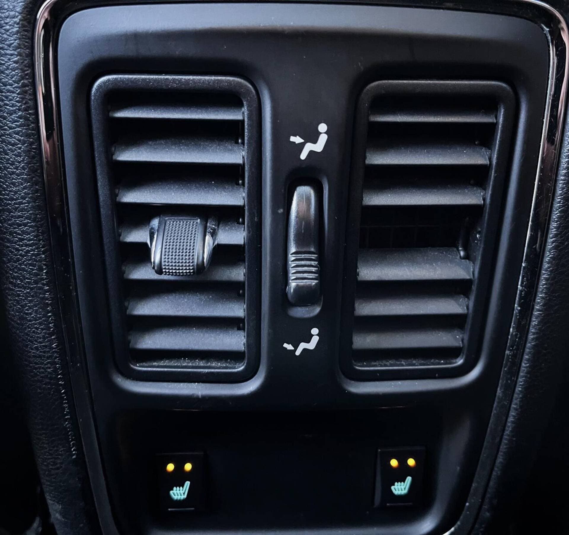 Jeep Grand Cherokee thumbnail 16