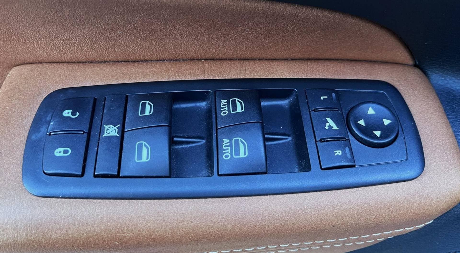 Jeep Grand Cherokee thumbnail 19