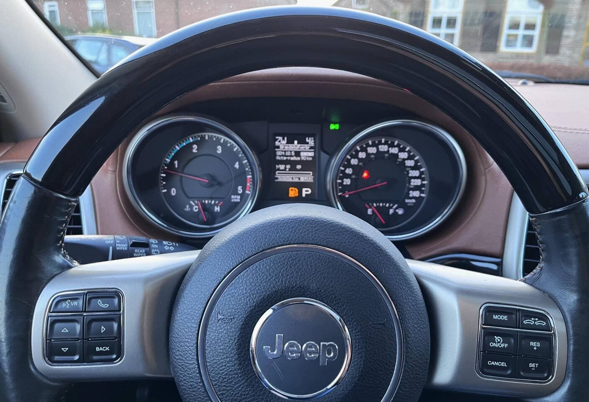 Jeep Grand Cherokee thumbnail 21